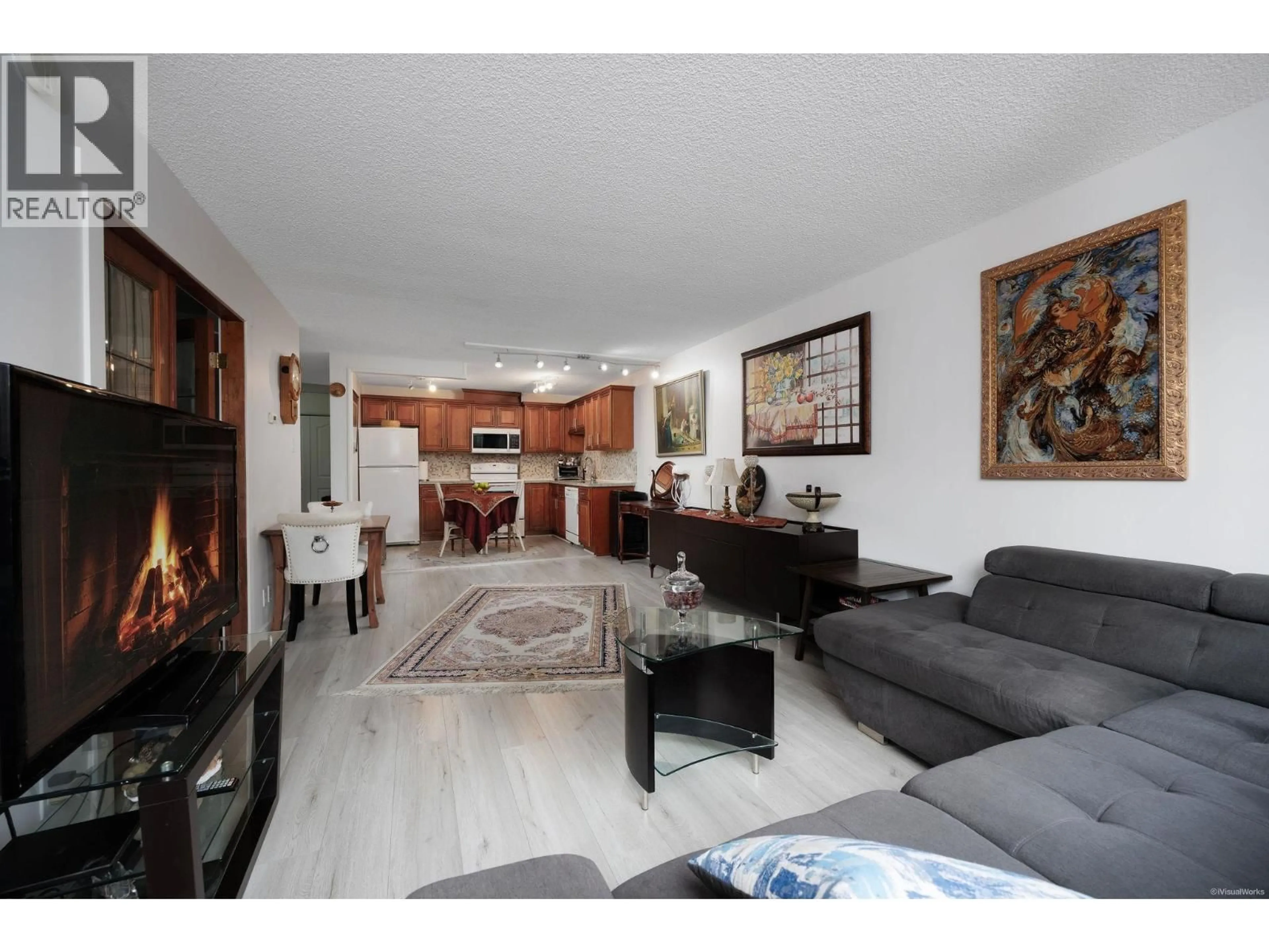 Living room with furniture, unknown for 1001 - 2012 FULLERTON AVENUE, North Vancouver British Columbia V7P3E3