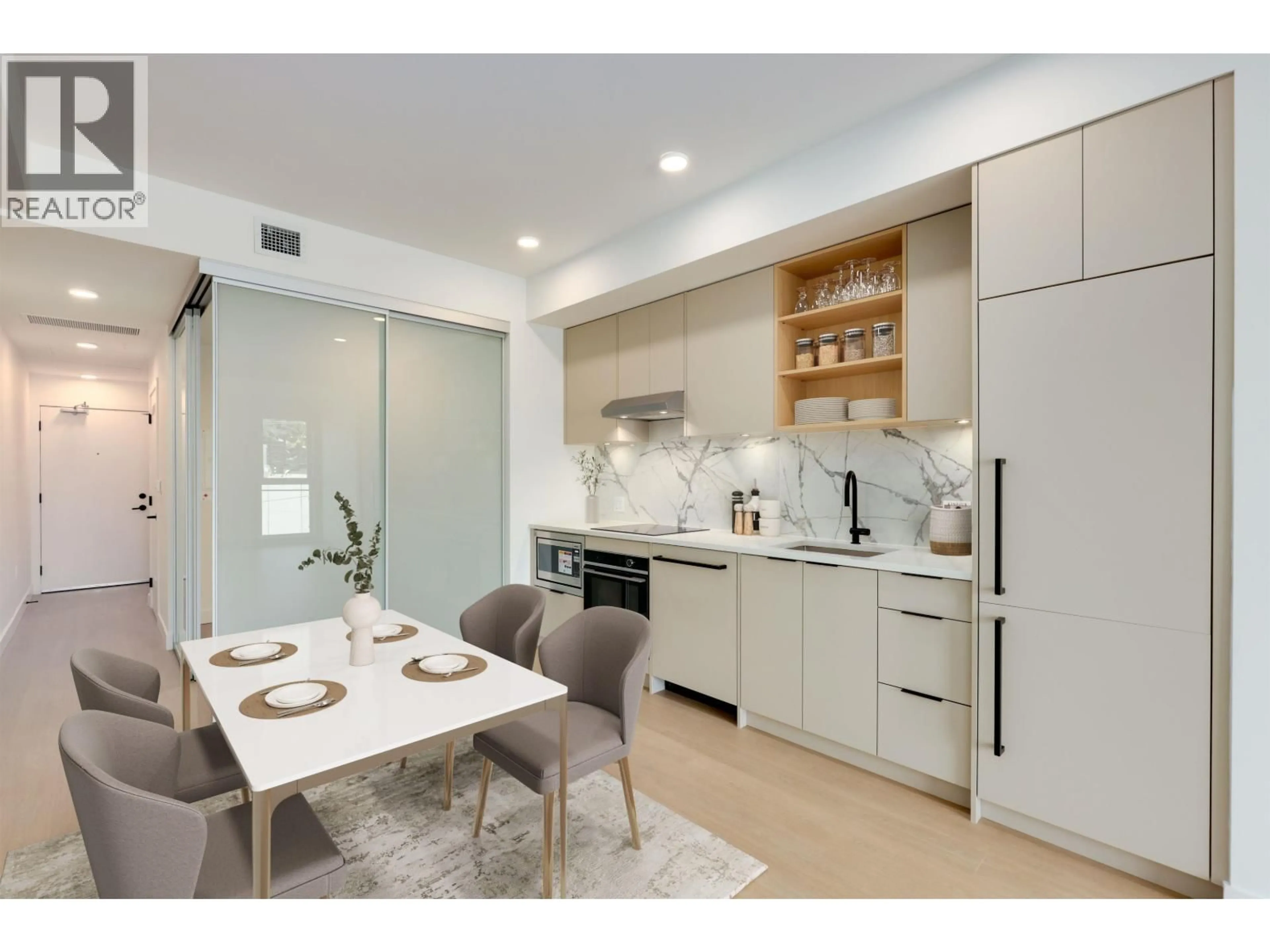 Open concept kitchen, ceramic/tile floor for 663 - 422 3RD STREET, North Vancouver British Columbia V7L0K1