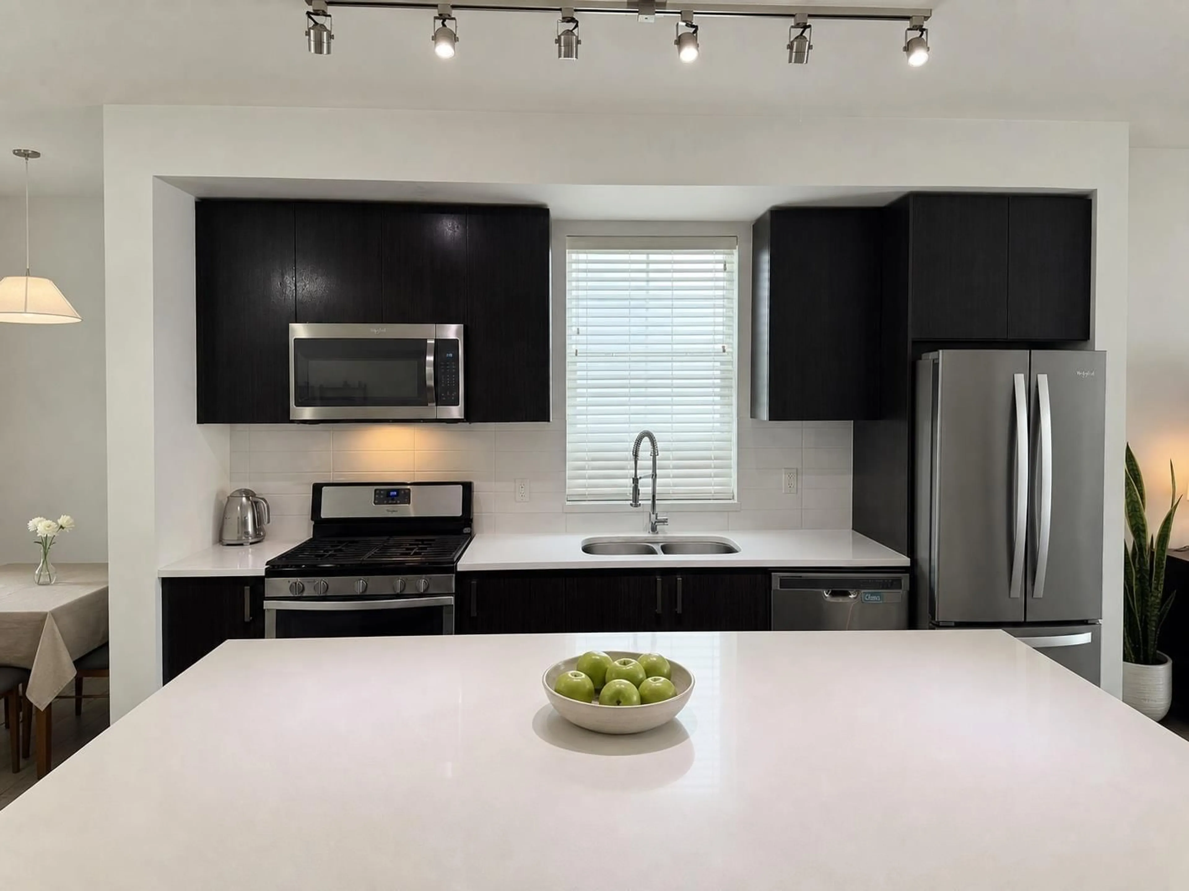 Contemporary kitchen, unknown for 85 - 15268 28 AVENUE, Surrey British Columbia V4P0E8