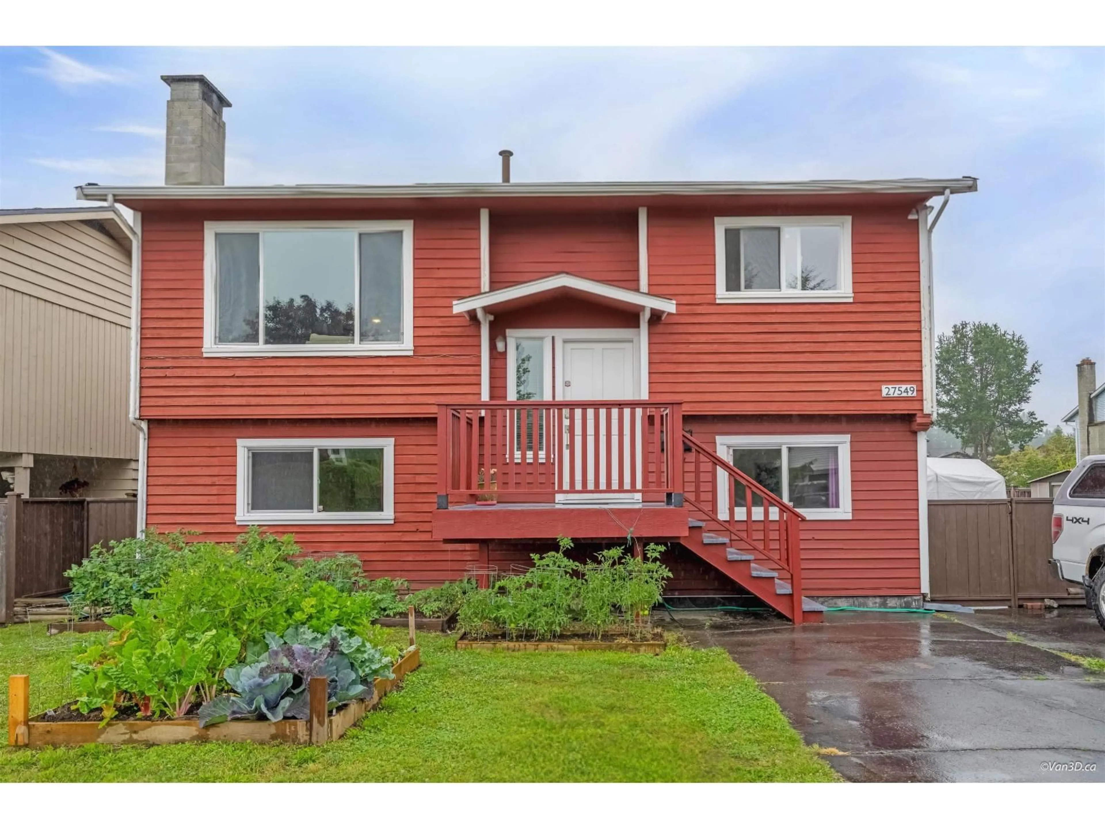 Home with vinyl exterior material, street for 27549 31A AVENUE, Langley British Columbia V4W3L2