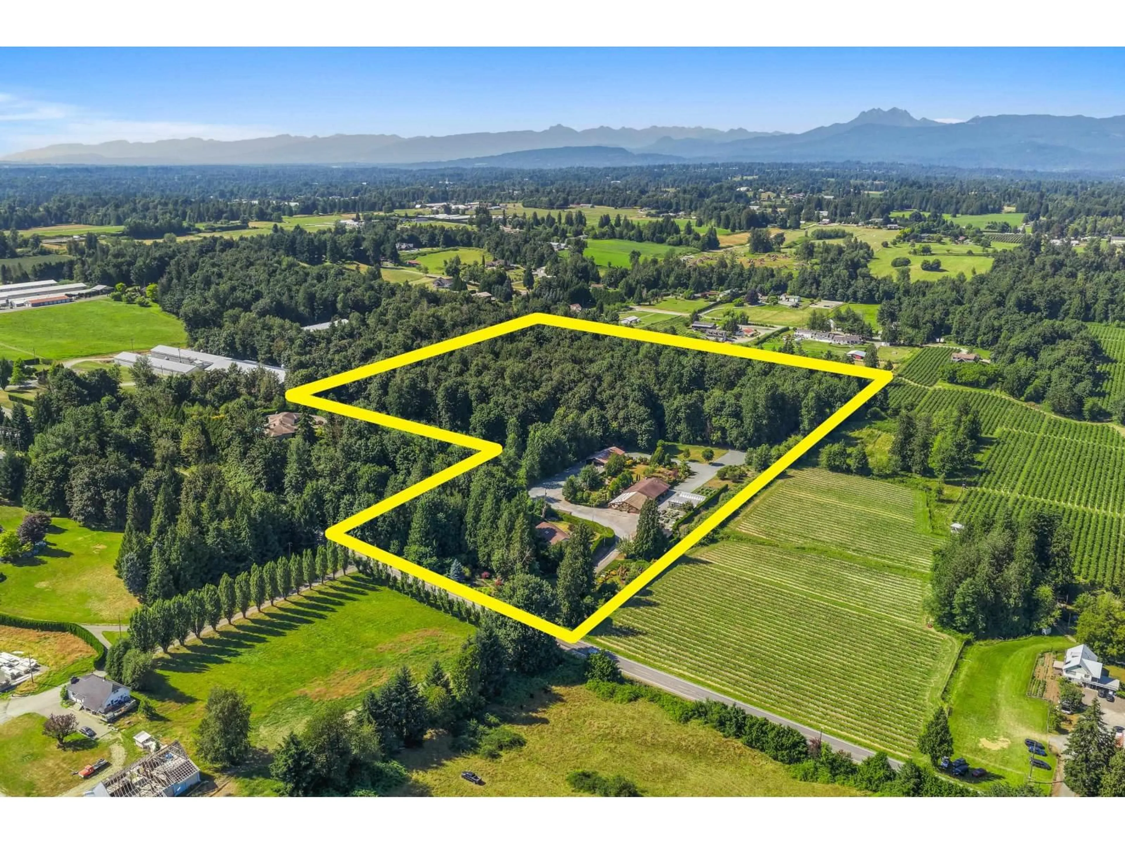 A pic from outside/outdoor area/front of a property/back of a property/a pic from drone, mountain view for 29985 DOWNES ROAD, Abbotsford British Columbia V4X1Z8