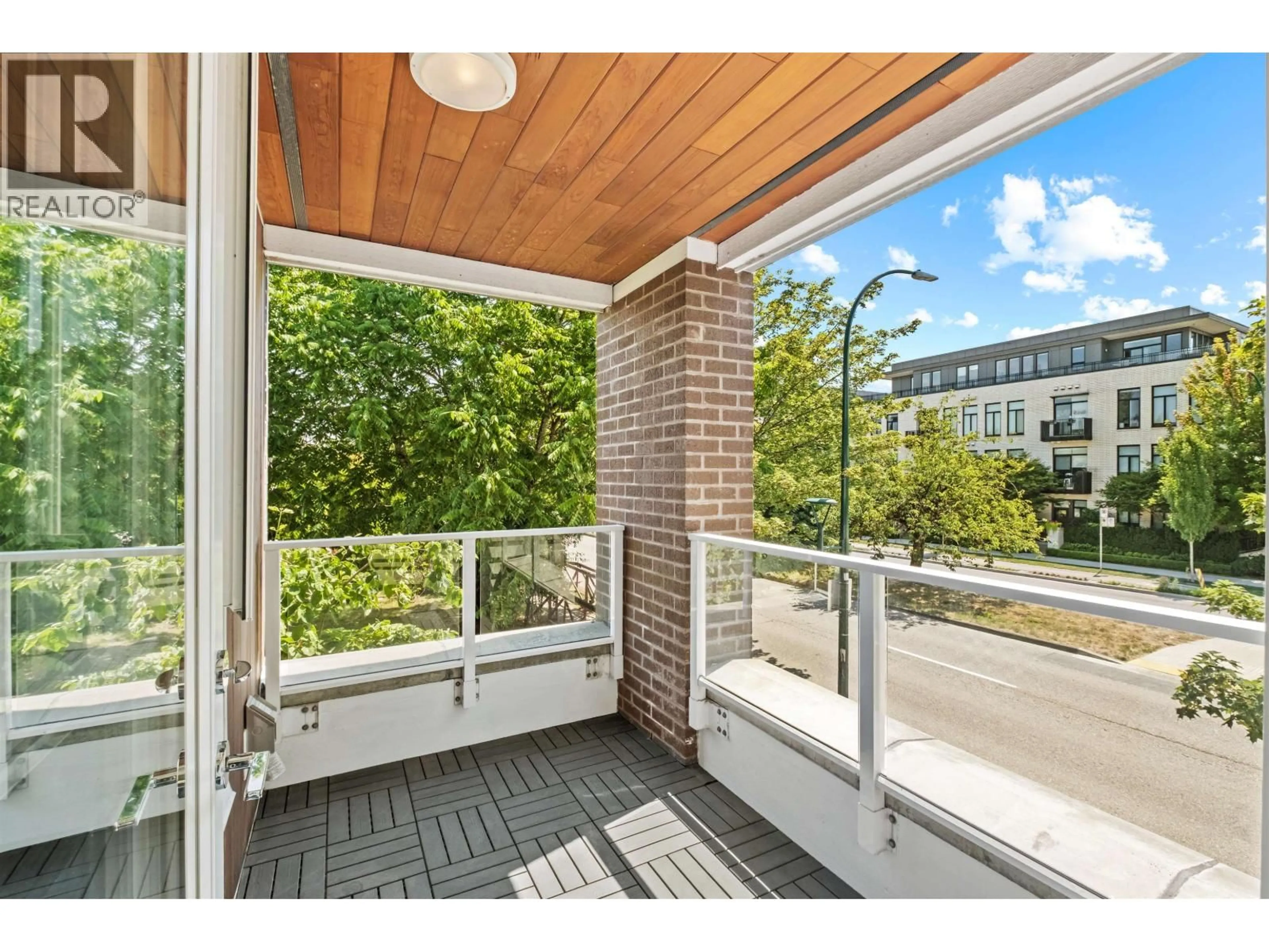 Unknown for 204 - 4080 YUKON STREET, Vancouver British Columbia V5Y0L4
