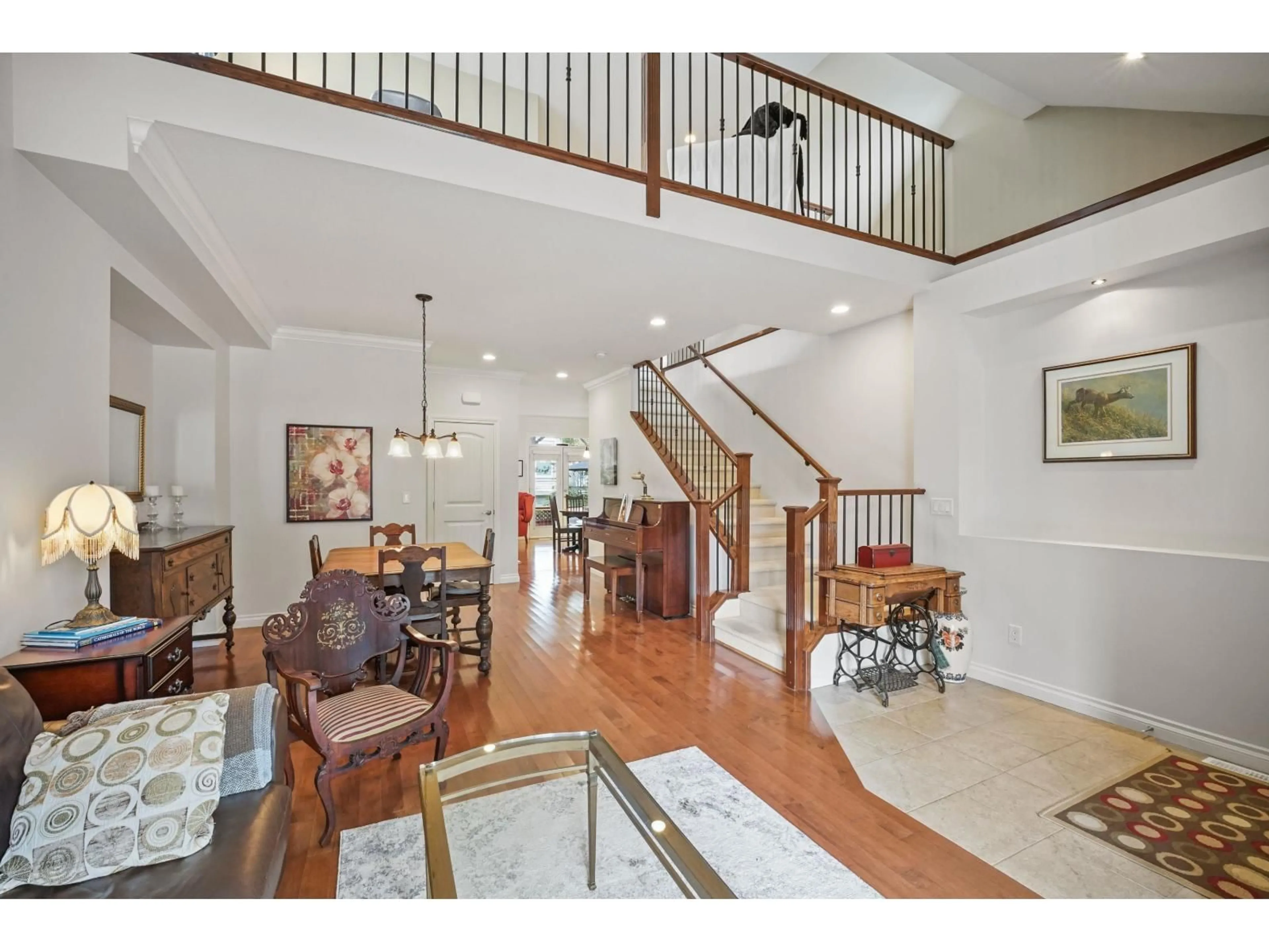 Indoor foyer for 18045 70A AVENUE, Surrey British Columbia V3S7C5