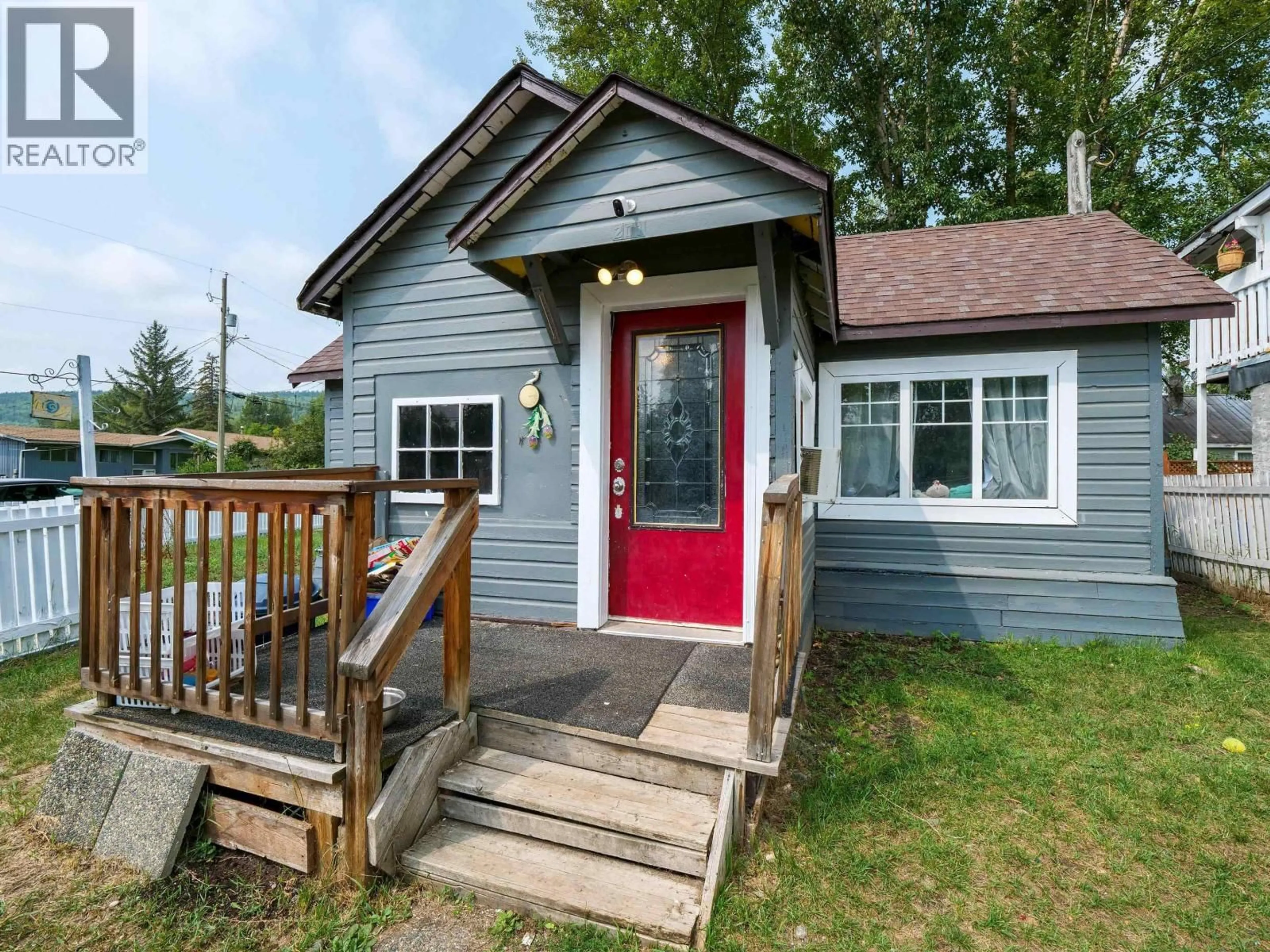 Home with vinyl exterior material, street for 201 LEWIS DRIVE, Quesnel British Columbia V2J1J9