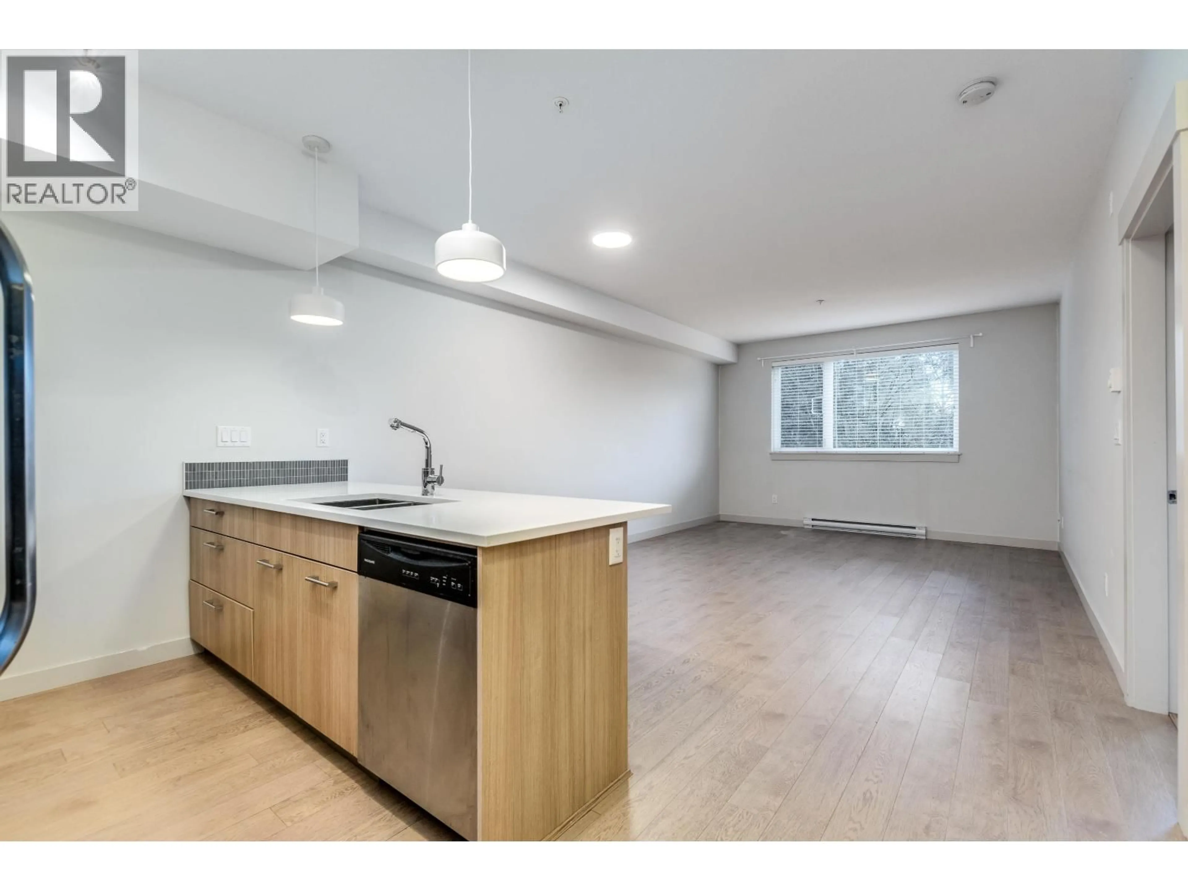 Standard kitchen, unknown for 201 - 2214 KELLY AVENUE, Port Coquitlam British Columbia V3C0E5