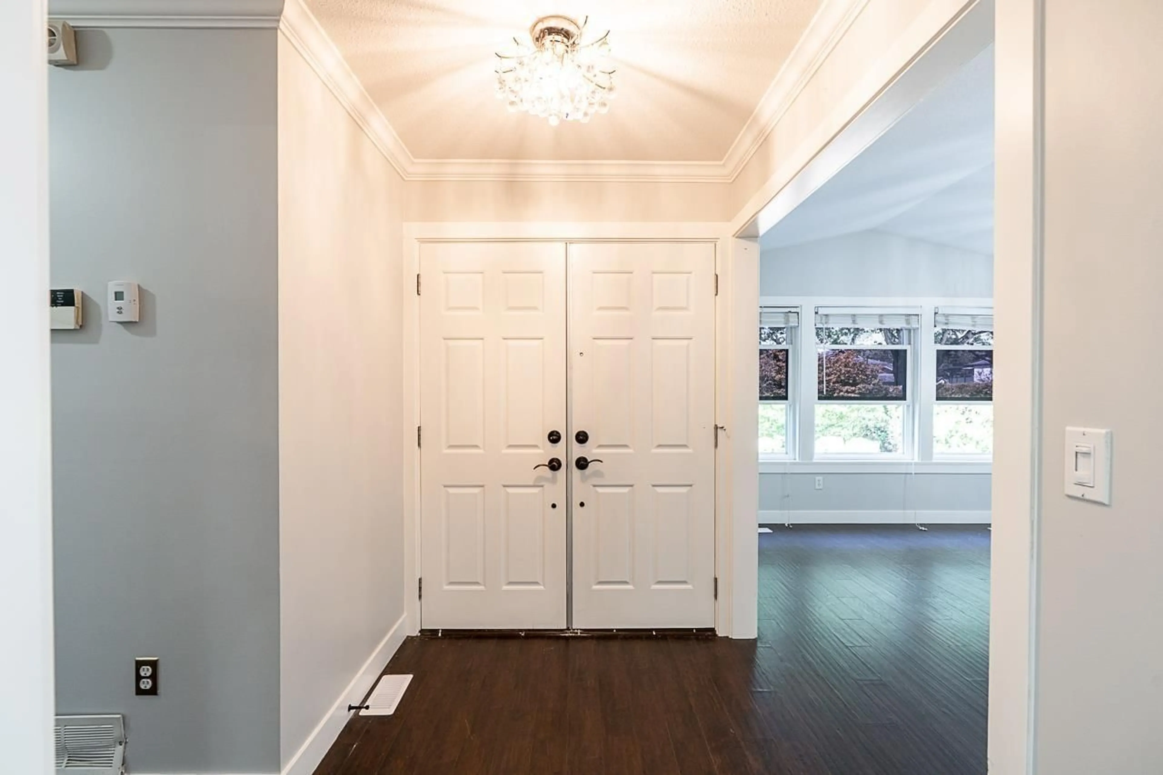 Indoor entryway for 13032 61 AVENUE, Surrey British Columbia V3X2H5