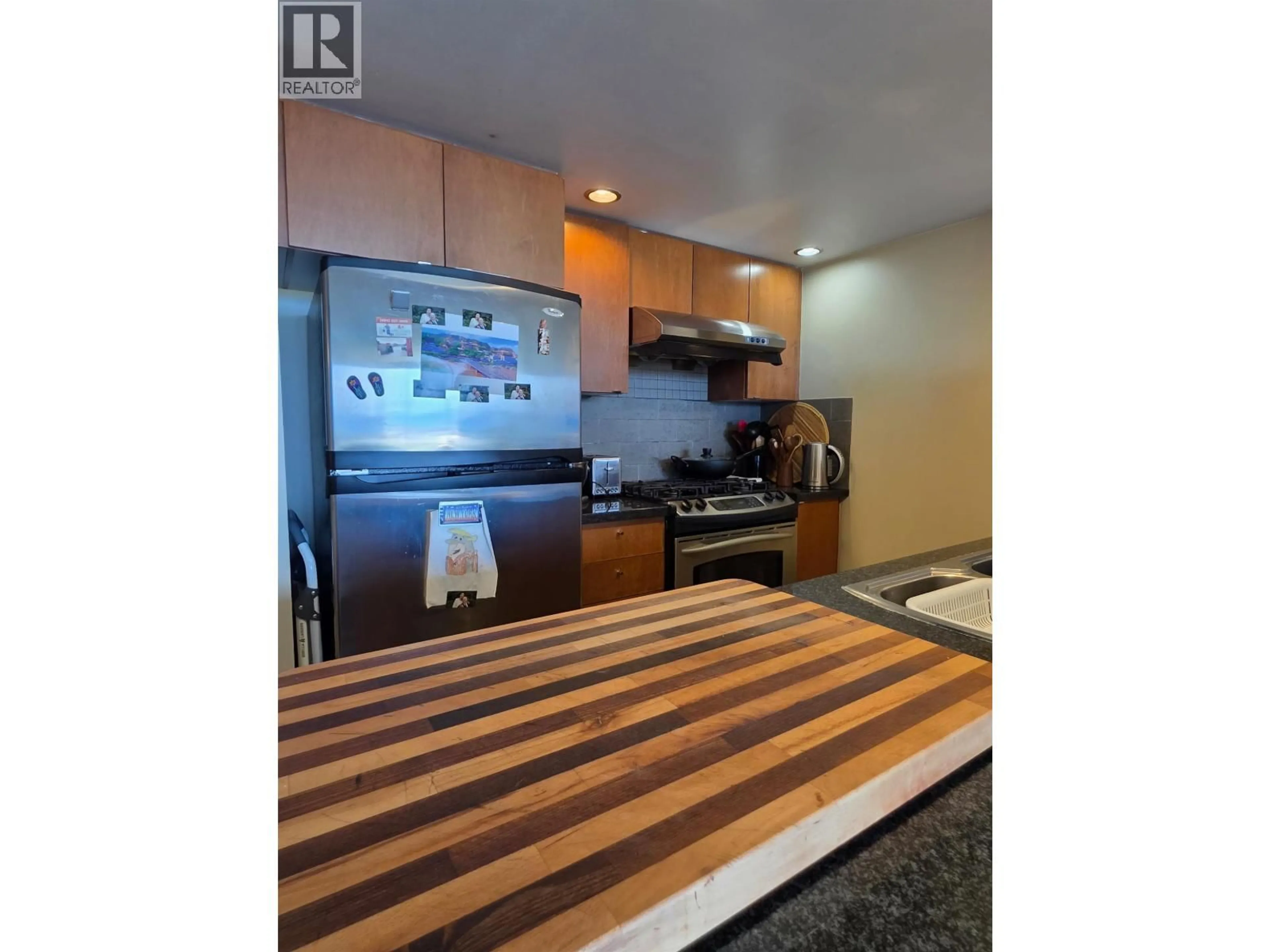 Standard kitchen, wood/laminate floor for 1707 - 9133 HEMLOCK DRIVE, Richmond British Columbia V6Y4J9