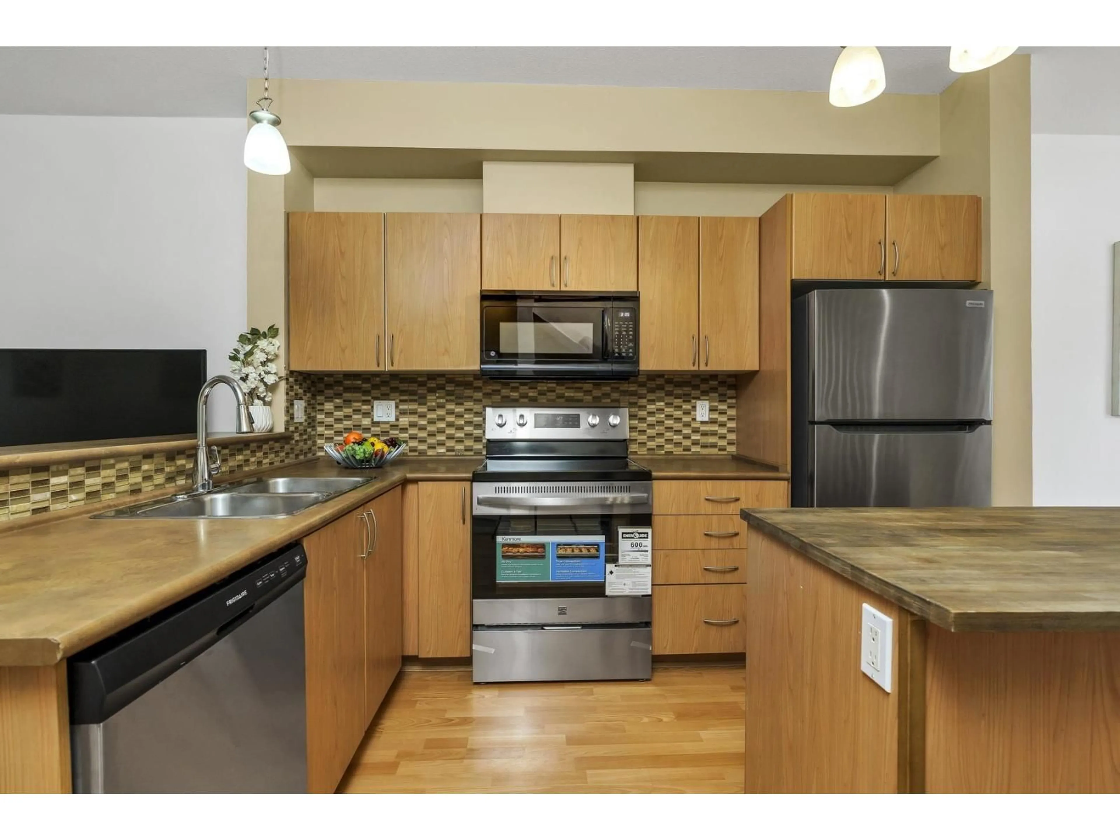 Standard kitchen, unknown for 35 - 5839 PANORAMA DRIVE, Surrey British Columbia V3S0P4