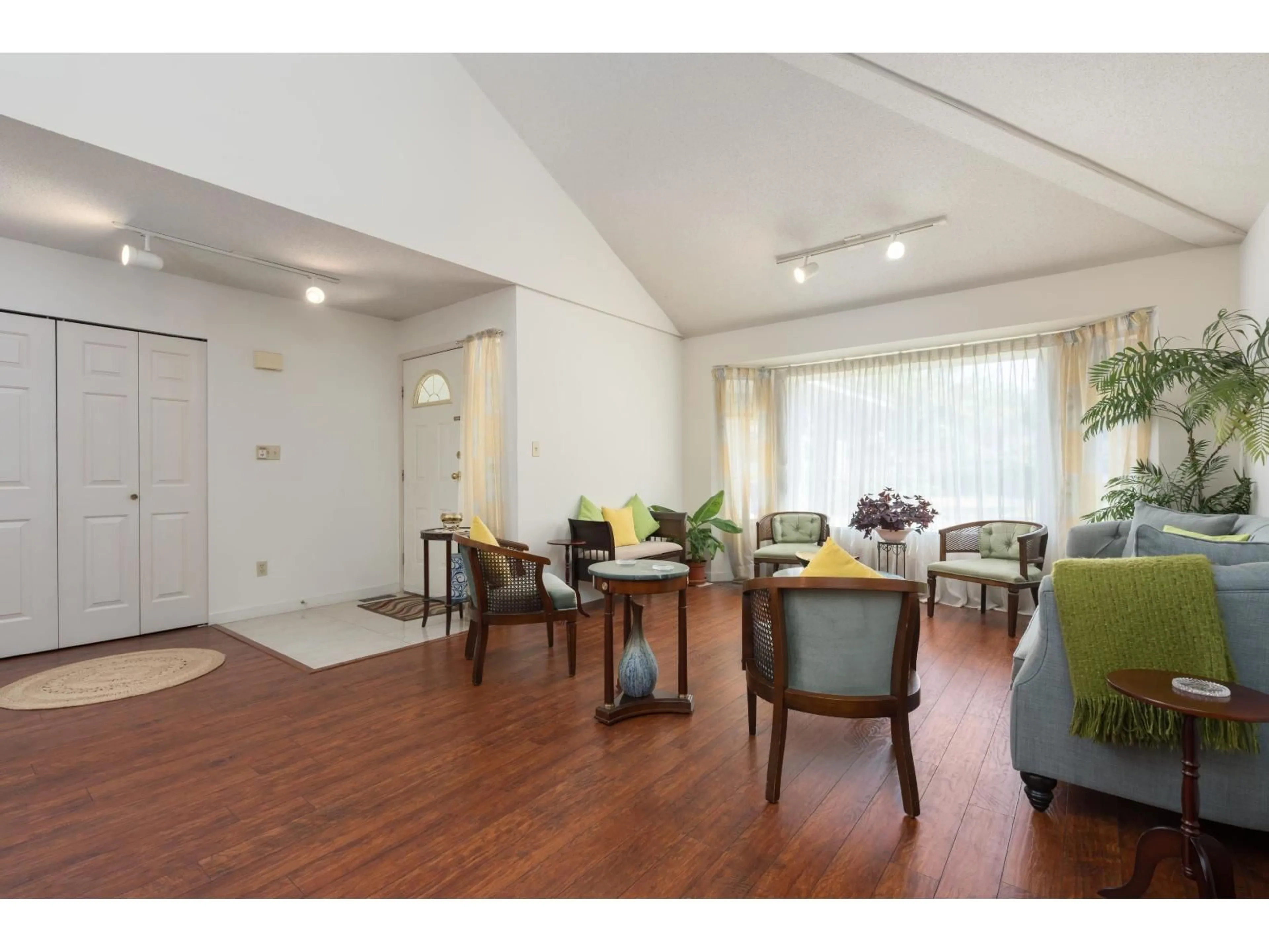 A pic of a room for 15753 98 AVENUE, Surrey British Columbia V4N2V5