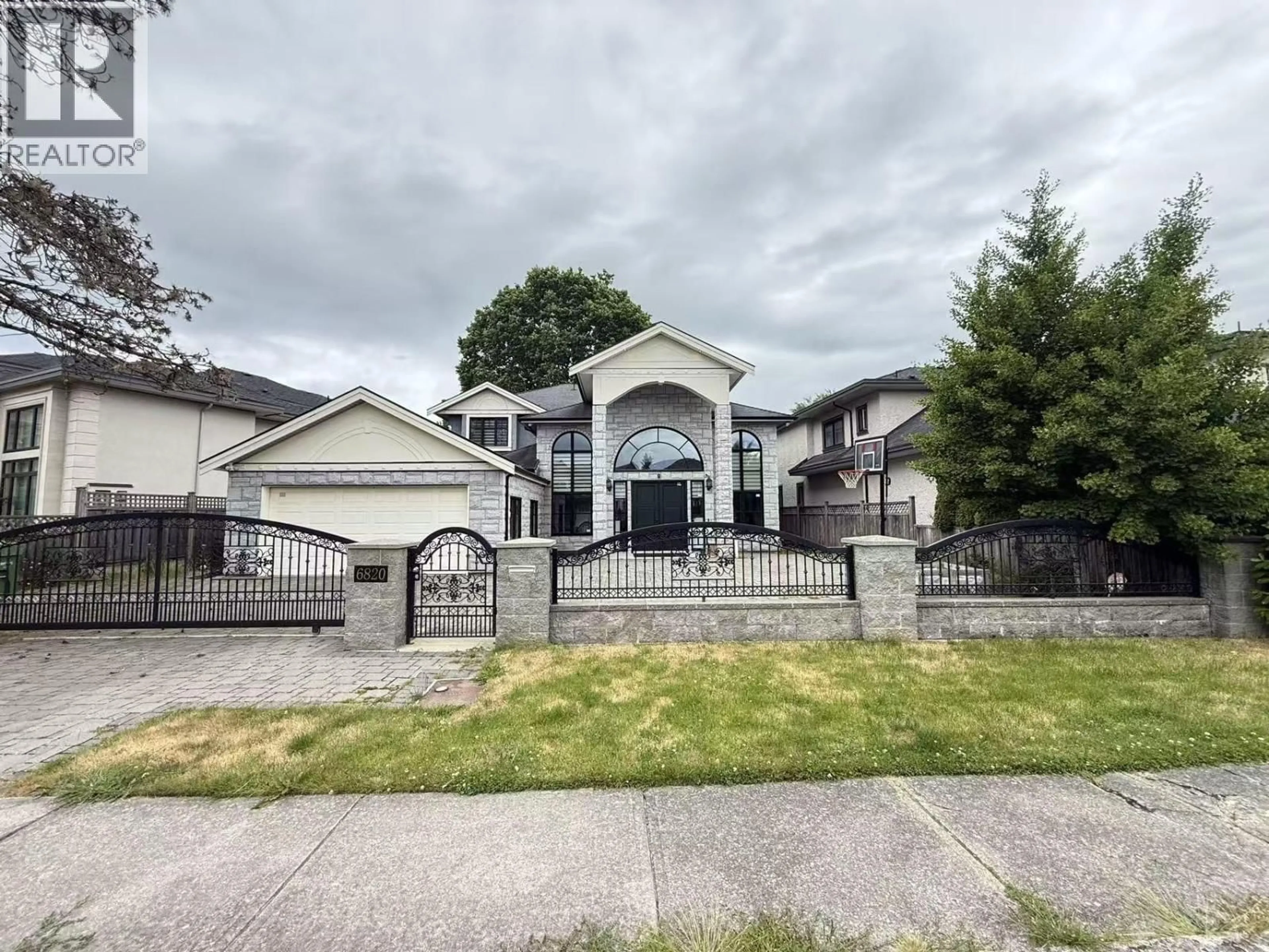 A pic from outside/outdoor area/front of a property/back of a property/a pic from drone, street for 6820 MAYFLOWER DRIVE, Richmond British Columbia V7C2K2