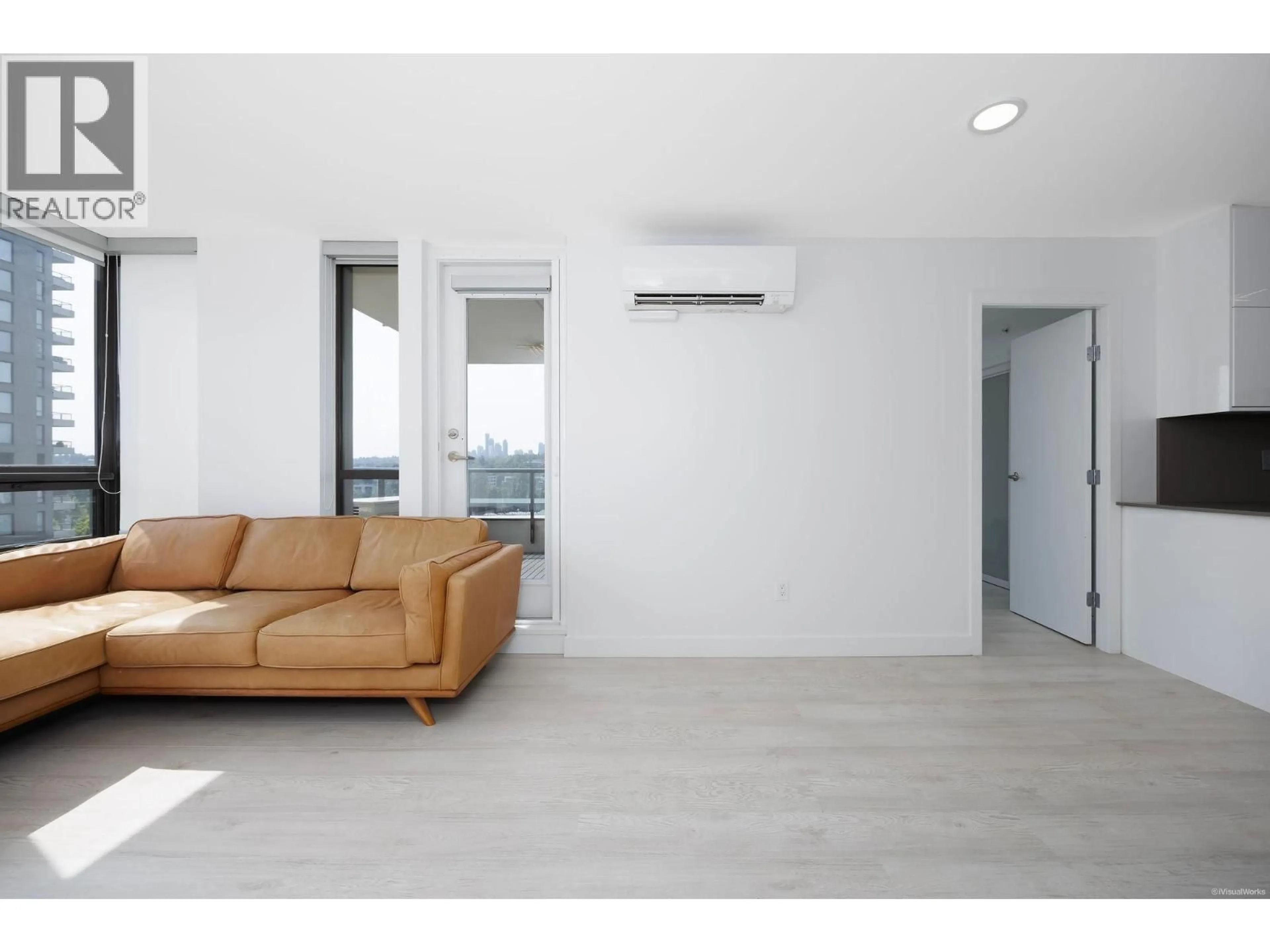 Unknown for 1006 - 4118 DAWSON STREET, Burnaby British Columbia V5C0A3