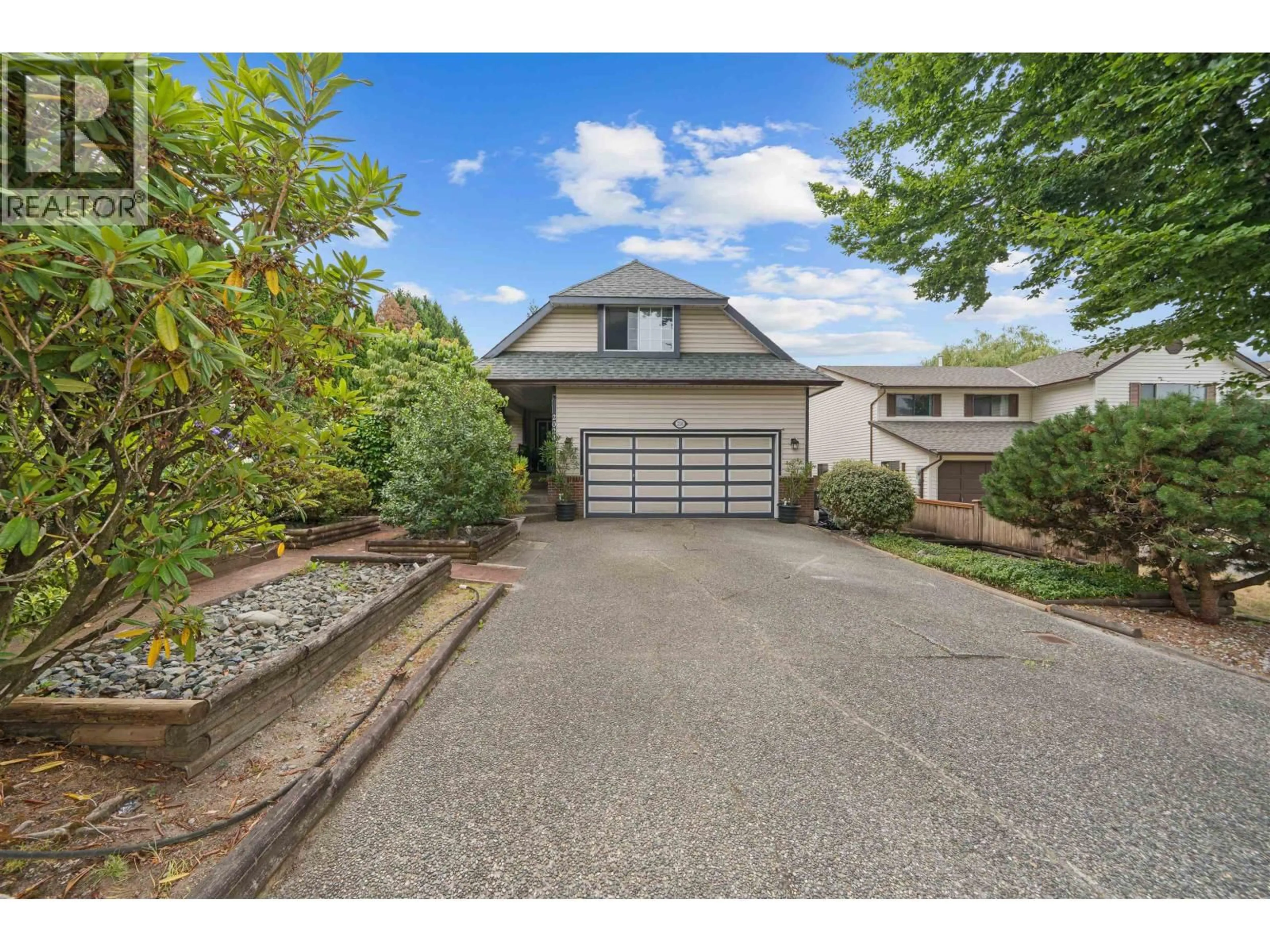 A pic from outside/outdoor area/front of a property/back of a property/a pic from drone, street for 20240 121 AVENUE, Maple Ridge British Columbia V2X9P1