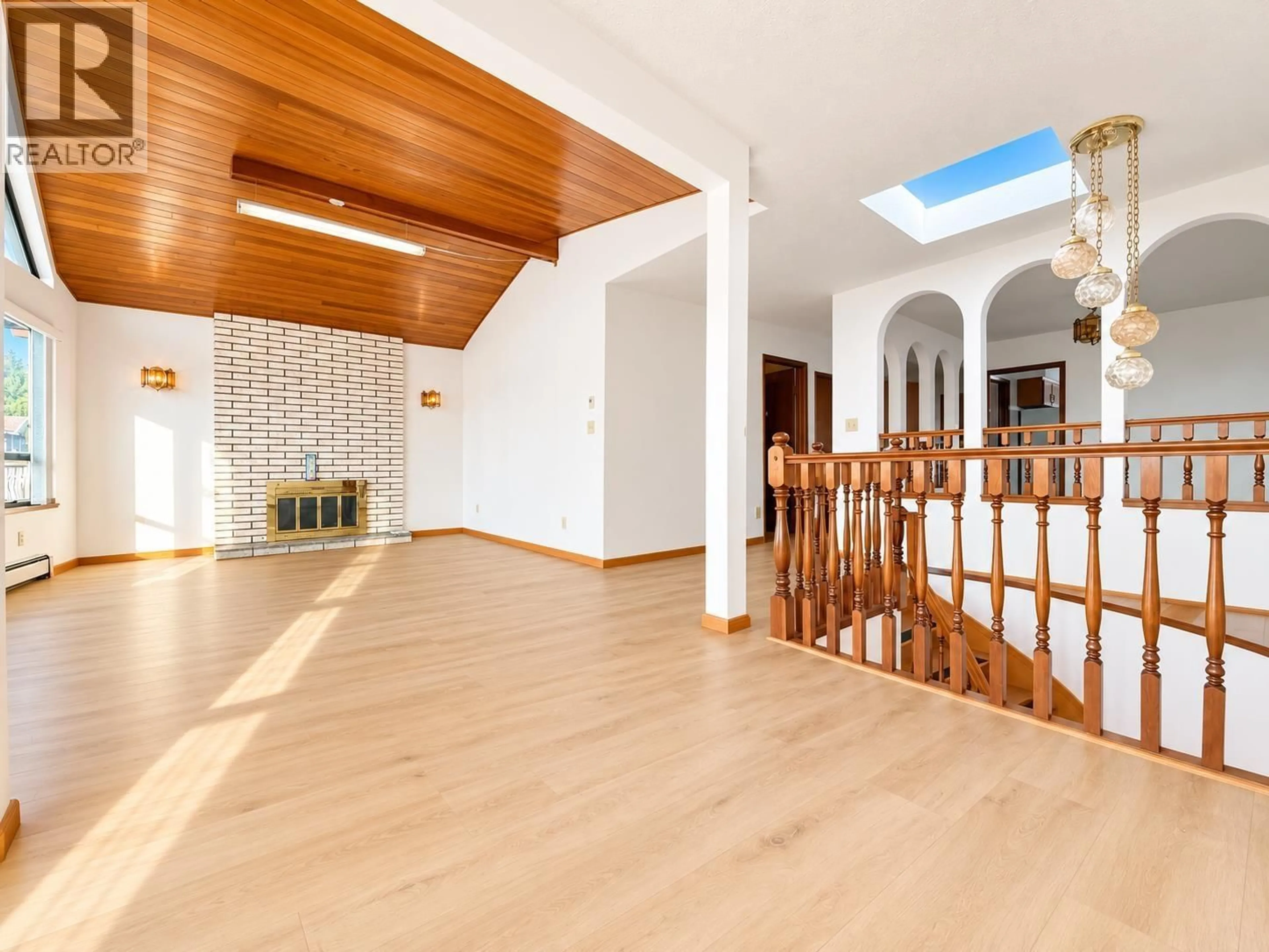 Indoor foyer for 3292 43RD AVENUE, Vancouver British Columbia V5R2Z9