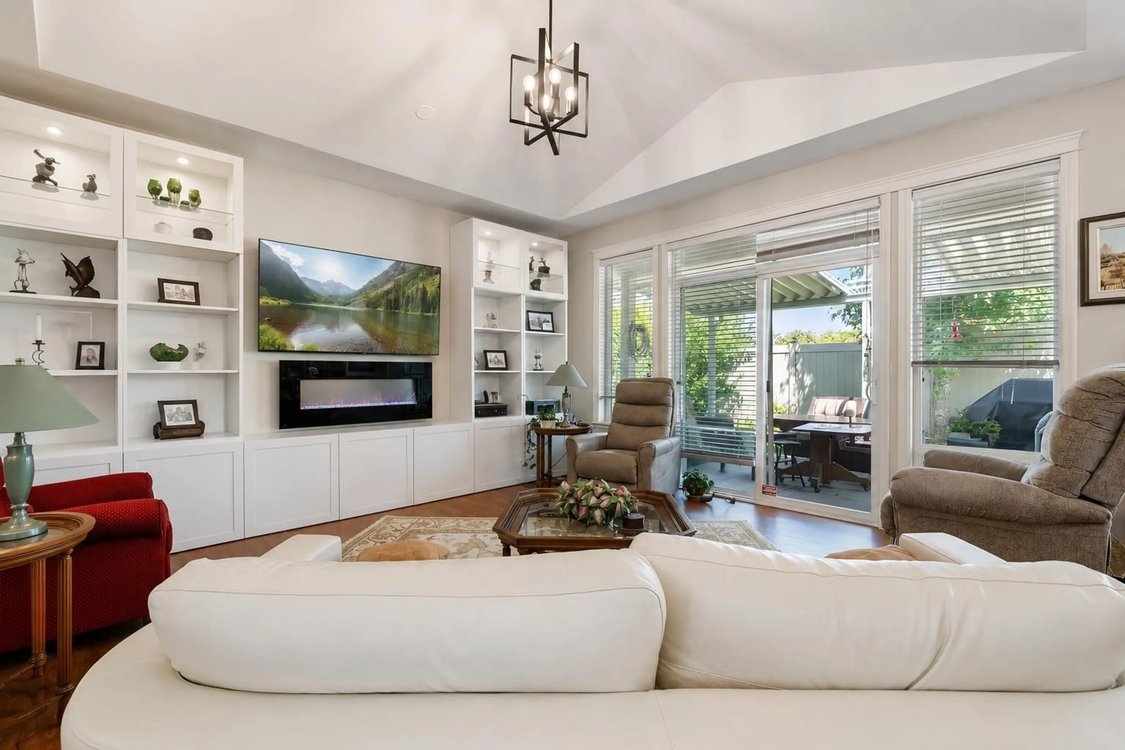 Living room with furniture, unknown for 46449 STONEY CREEK DRIVE, Chilliwack British Columbia V2R0B7