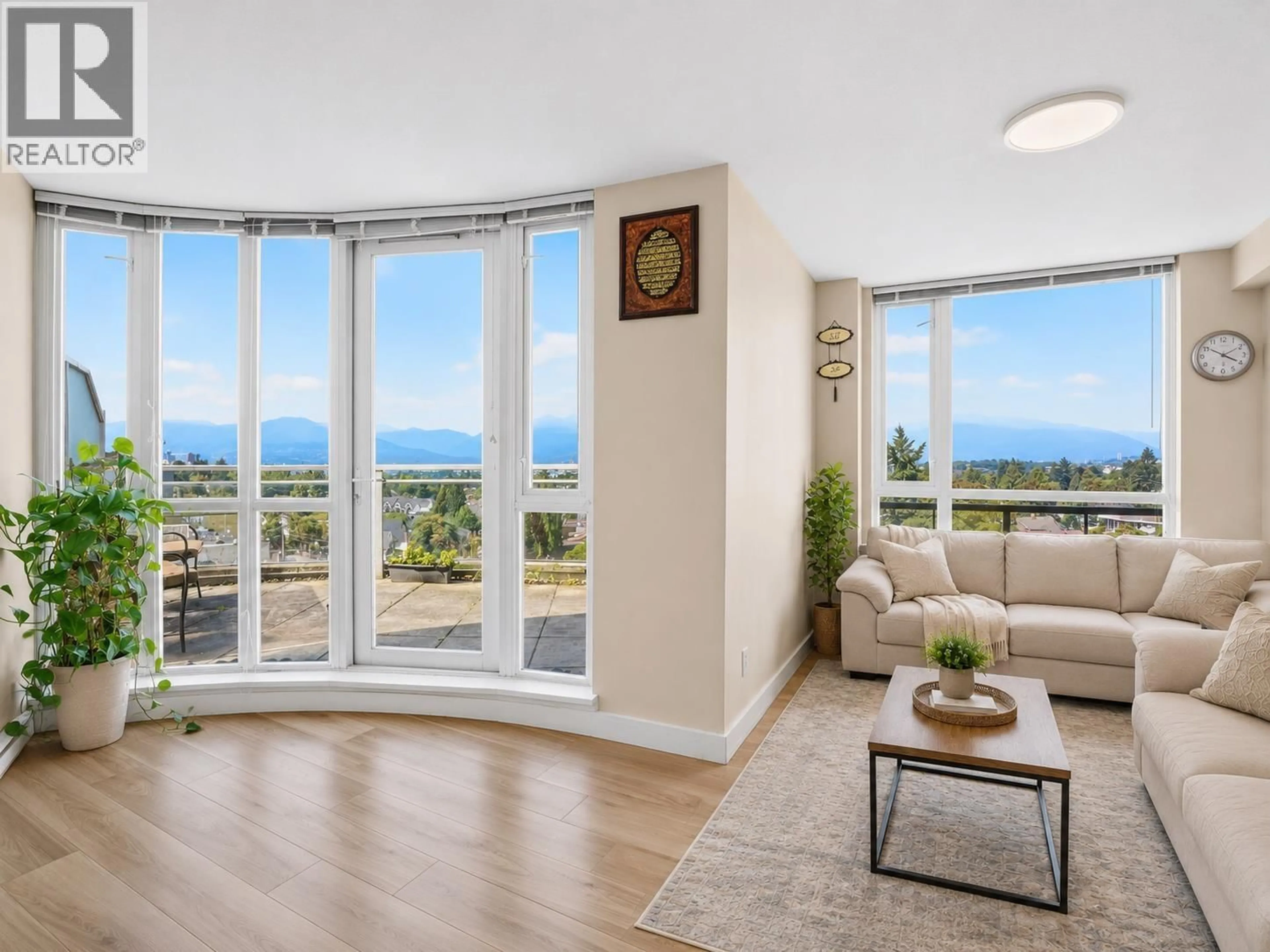 Living room with furniture, unknown for 609 - 4028 KNIGHT STREET, Vancouver British Columbia V5N5Y8