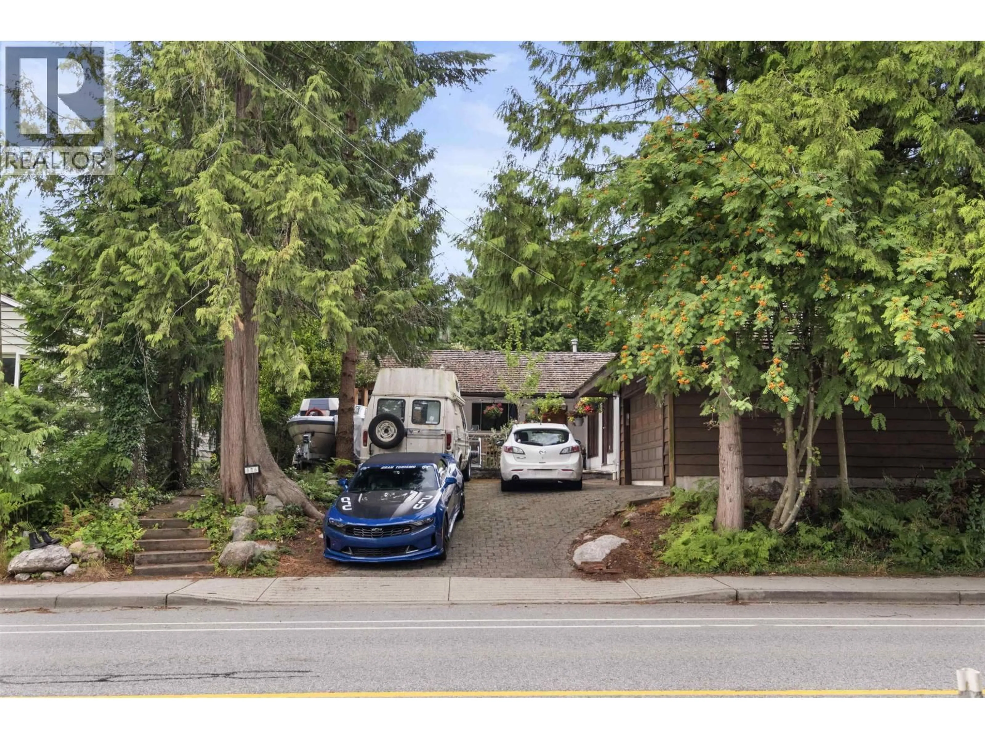 Unknown for 886 29TH STREET, North Vancouver British Columbia V7K1B8