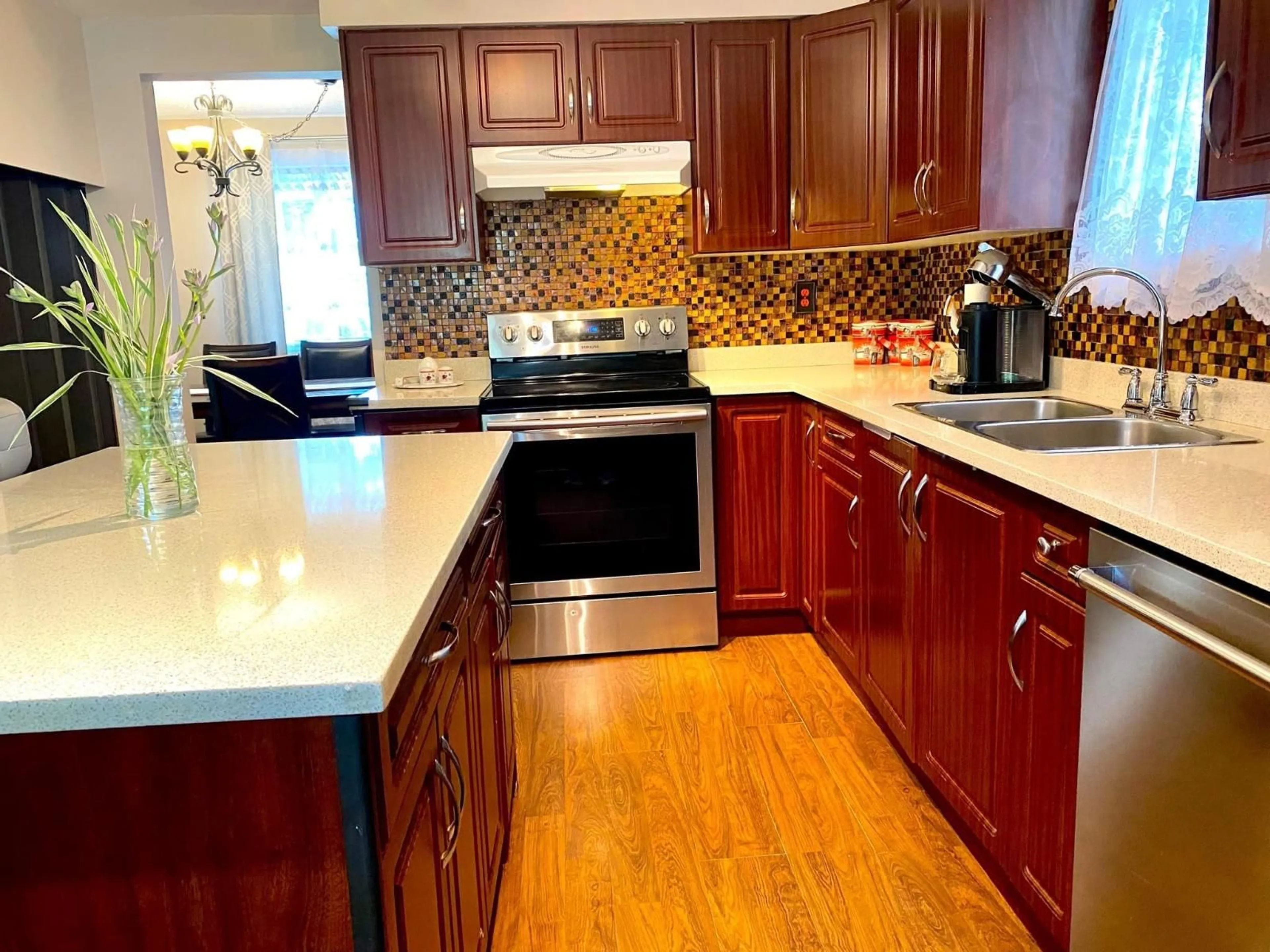 Open concept kitchen, unknown for 43 - 8555 KING GEORGE BOULEVARD, Surrey British Columbia V3W5C3