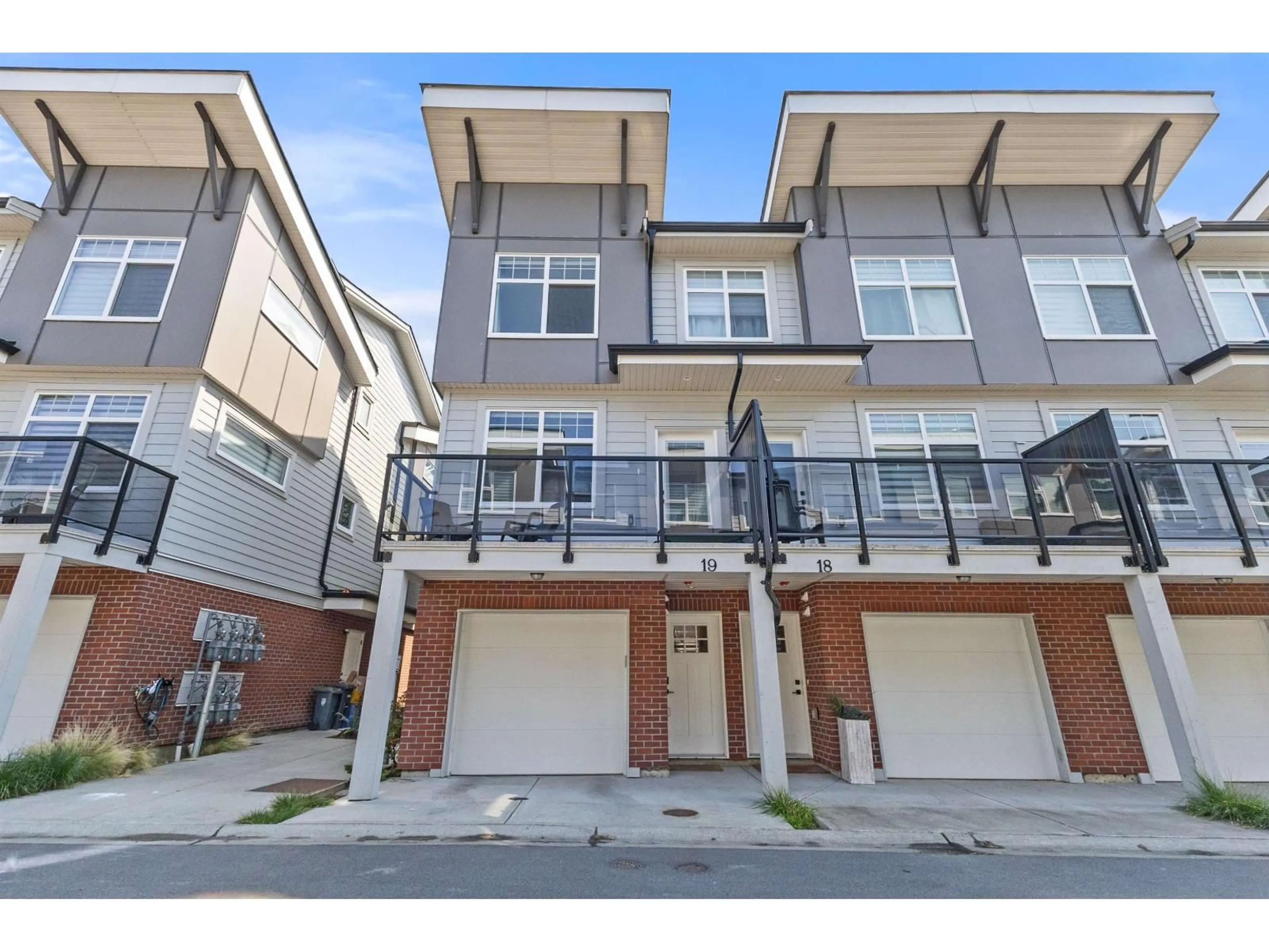 Unknown for 19 - 22334 48 AVENUE, Langley British Columbia V3A3N5