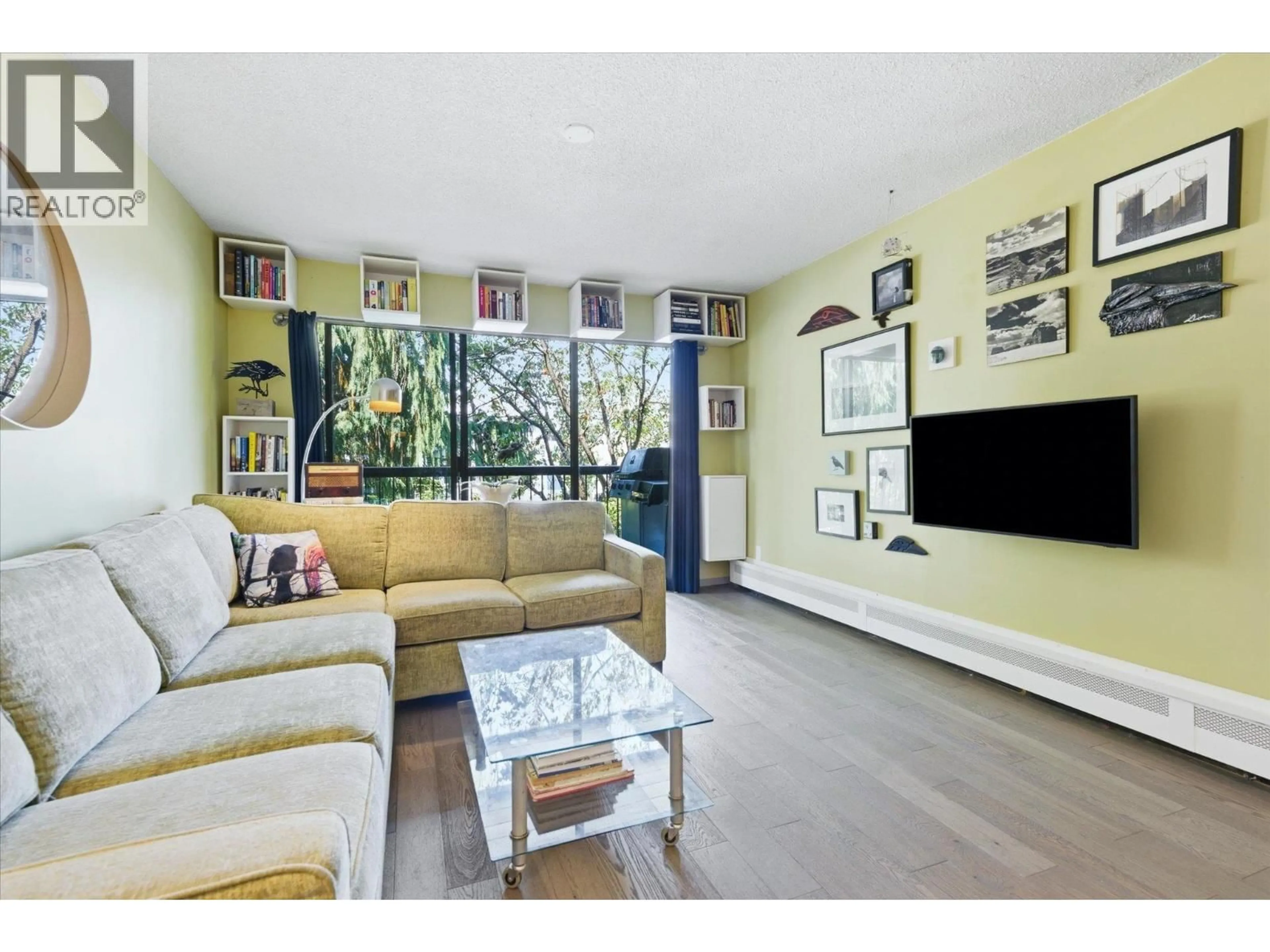 Living room with furniture, unknown for 201 - 1622 FRANCES STREET, Vancouver British Columbia V5L1Z4