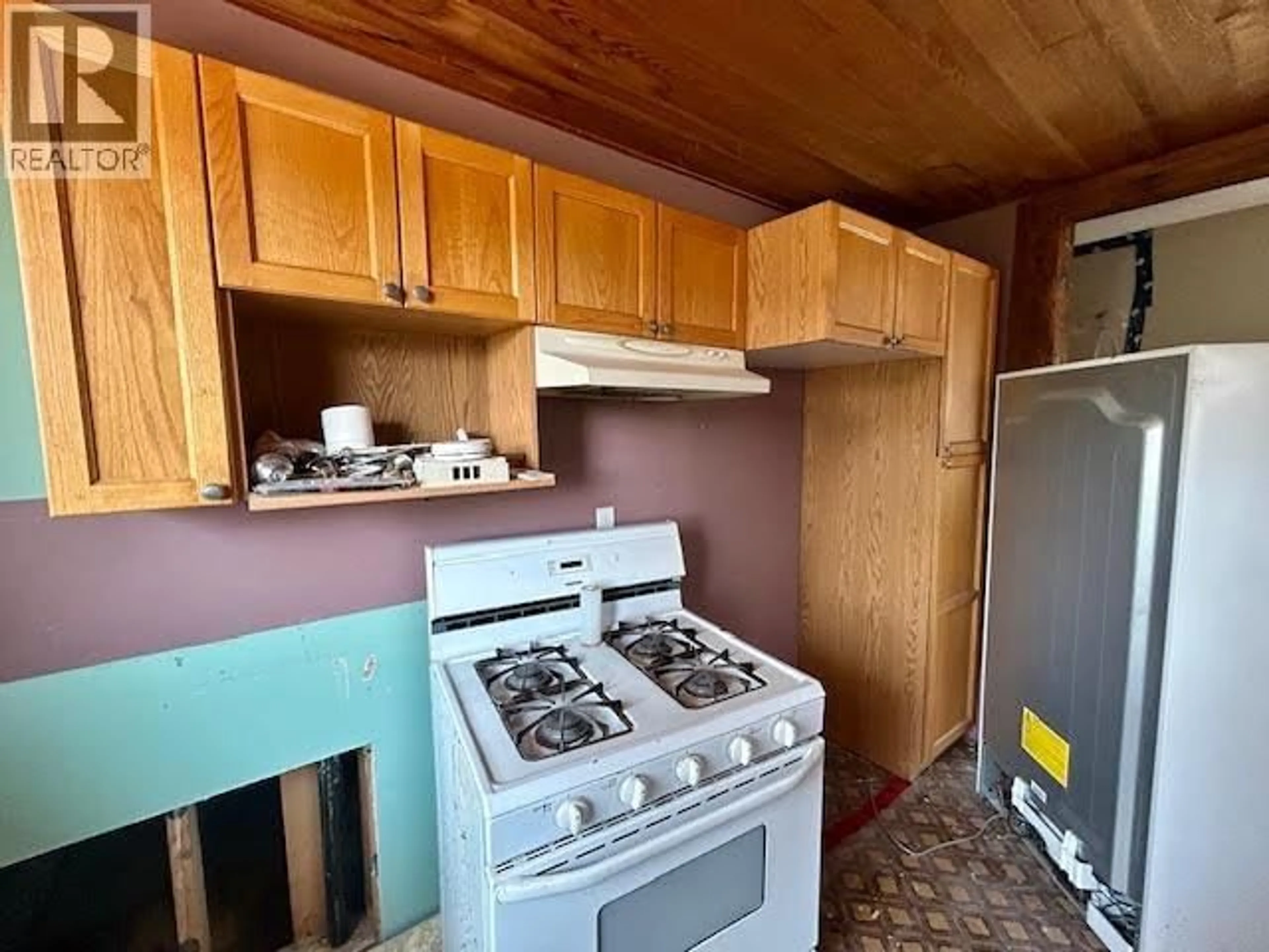 Standard kitchen, unknown for 5315 TAMARACK CRESCENT, Fort Nelson British Columbia V0C1R0