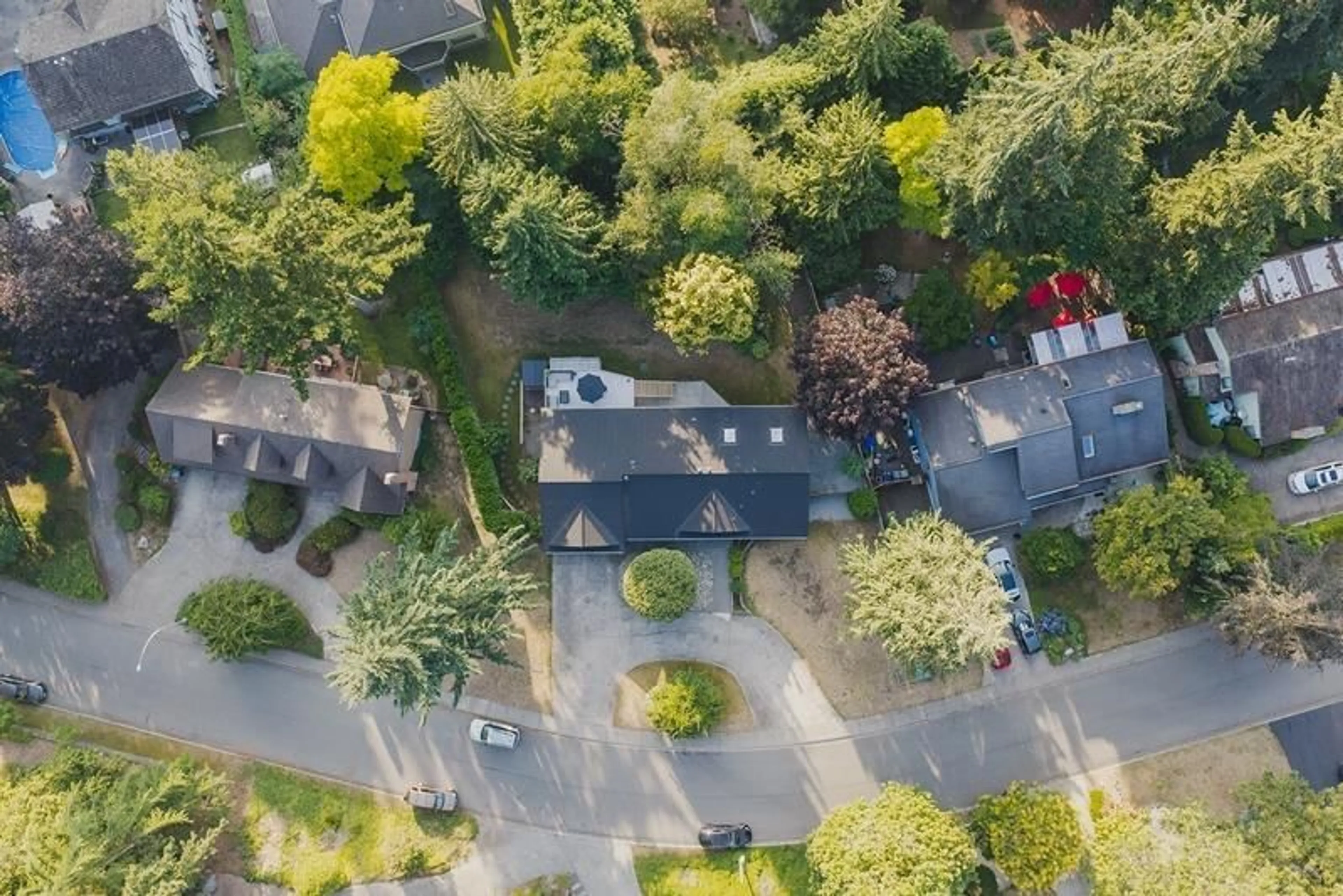 A pic from outside/outdoor area/front of a property/back of a property/a pic from drone, street for 23851 58A AVENUE, Langley British Columbia V2Z1A5