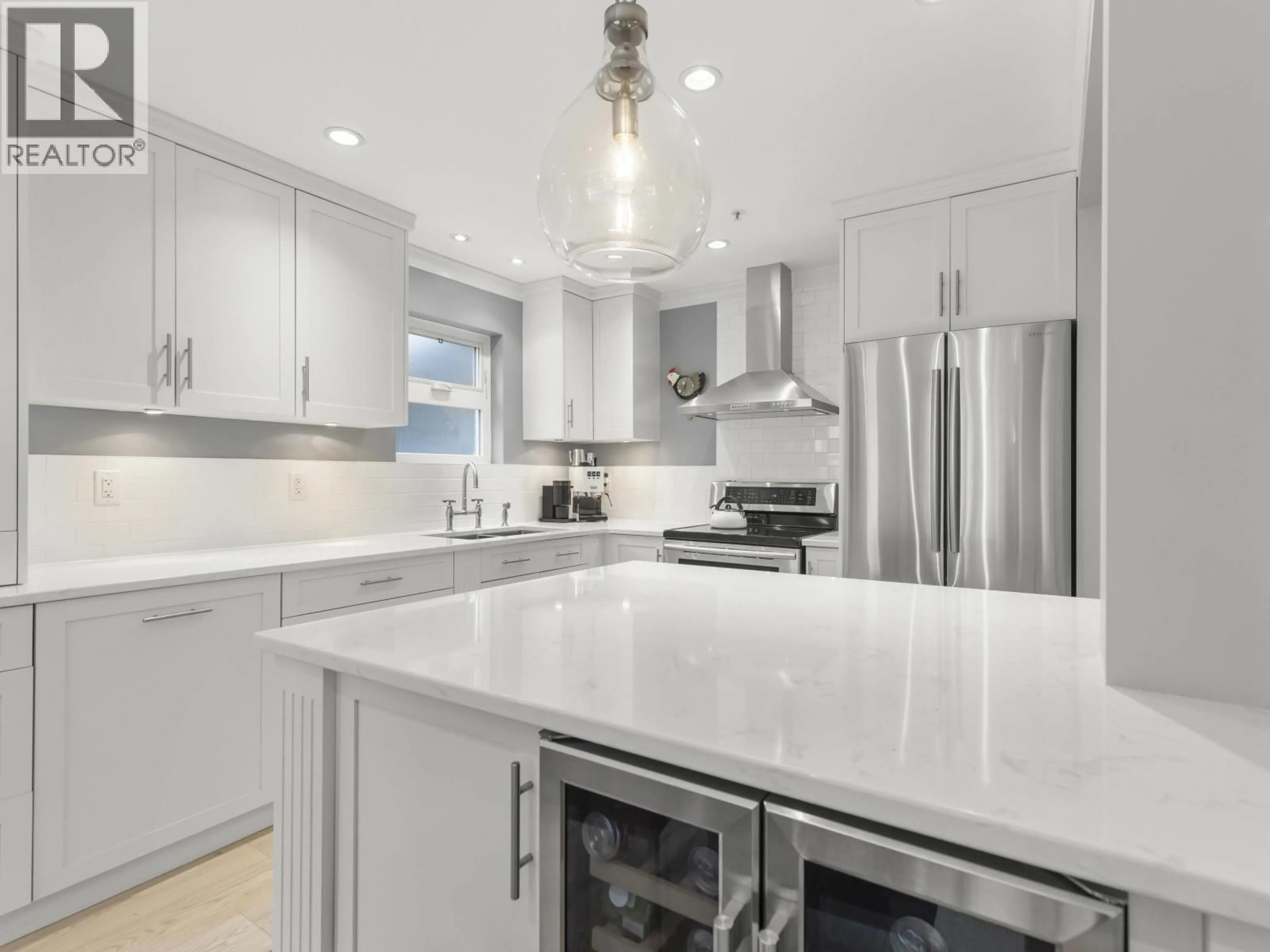 Contemporary kitchen, ceramic/tile floor for 103 - 2121 5TH AVENUE, Vancouver British Columbia V6K1S1