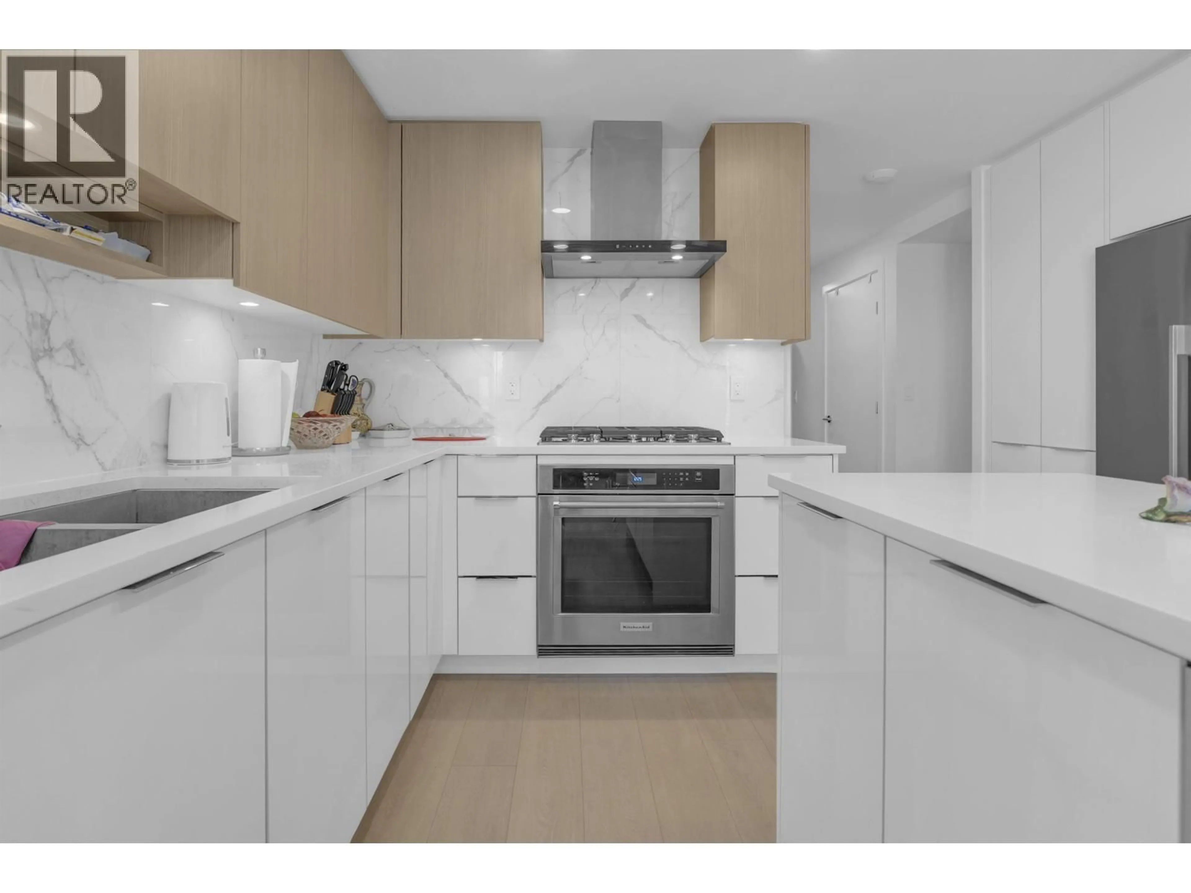 Standard kitchen, unknown for 1106 - 7769 PARK CRESCENT CRESCENT, Burnaby British Columbia V3N0J7