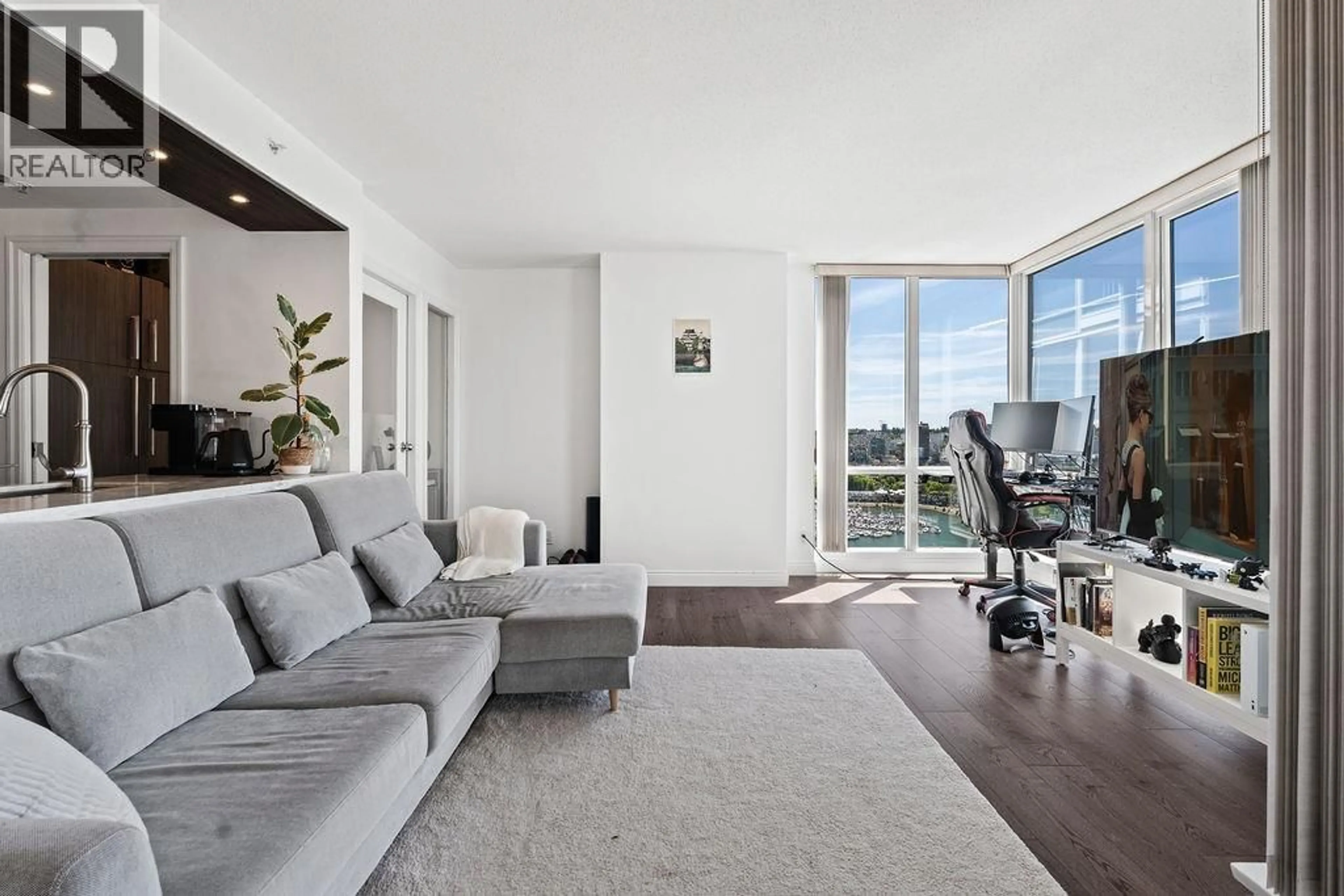 Living room with furniture, unknown for 3302 - 193 AQUARIUS MEWS, Vancouver British Columbia V6Z2Z2