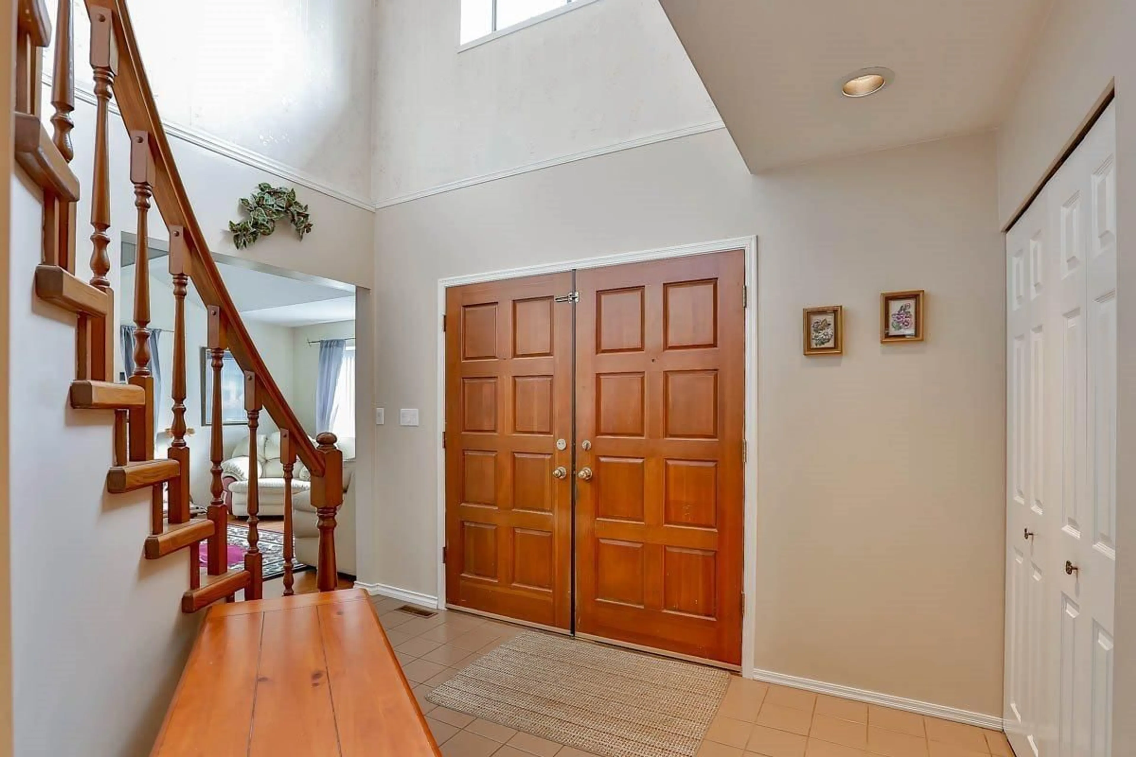 Indoor entryway for 16327 NORTHGLEN CLOSE, Surrey British Columbia V4N1X8