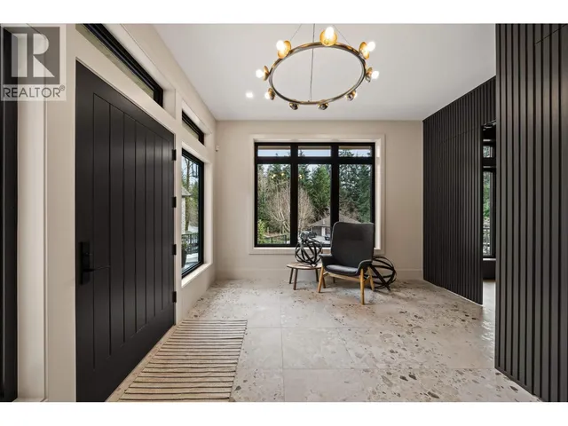 135 OAK COURT, Anmore 3