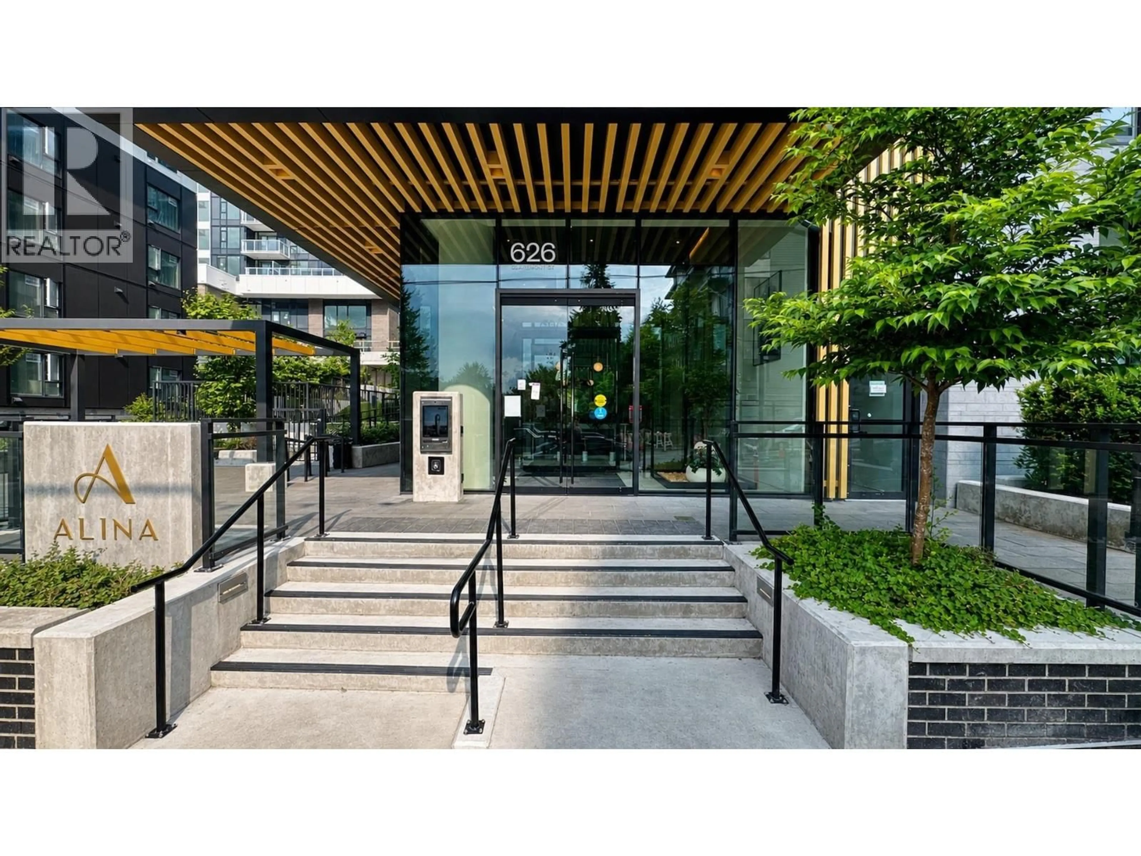 Indoor foyer for 901 - 626 CLAREMONT STREET, Coquitlam British Columbia V3J0T1