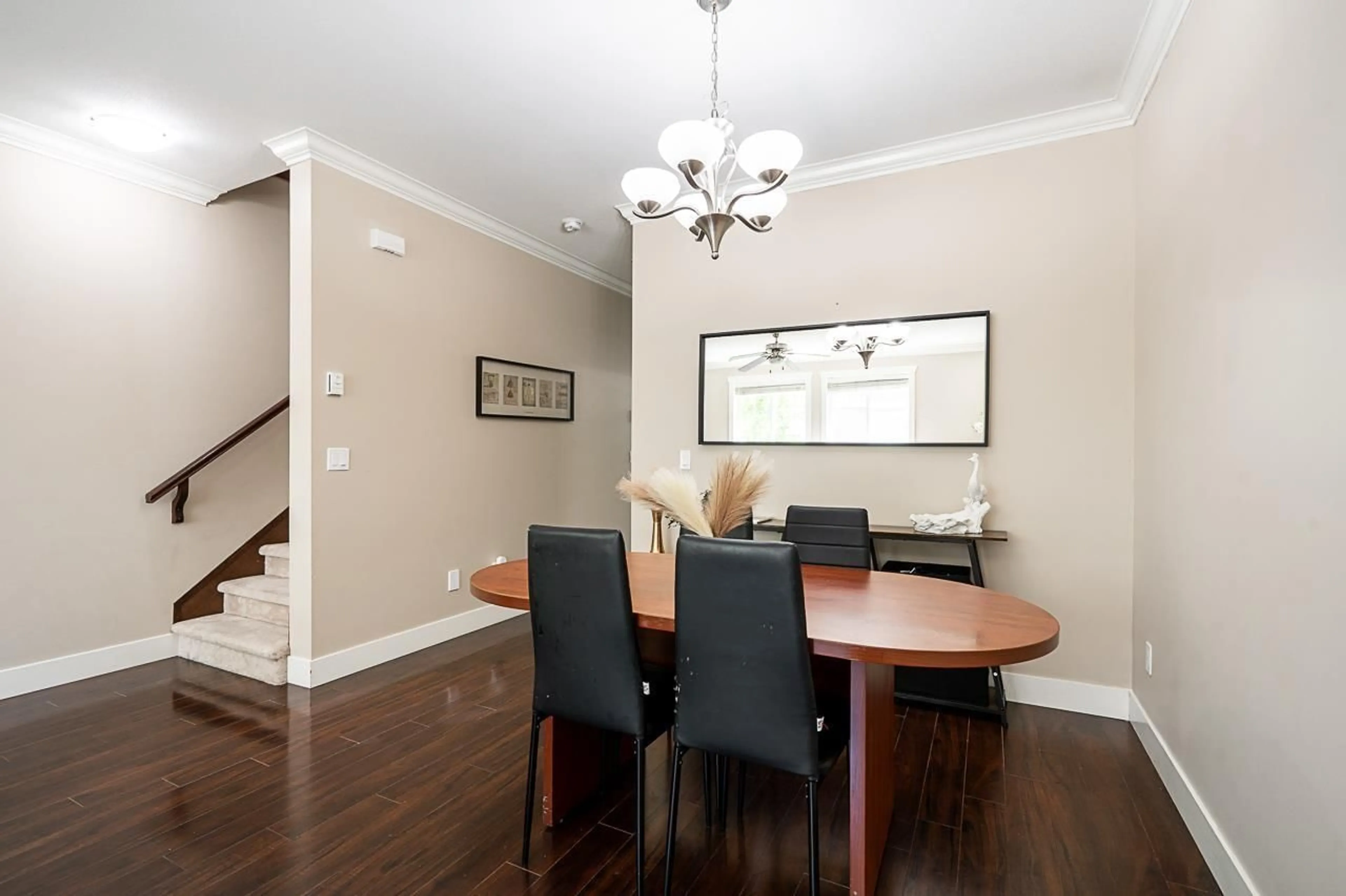 Dining room, wood/laminate floor for 33 - 15399 GUILDFORD DRIVE, Surrey British Columbia V3R7C6