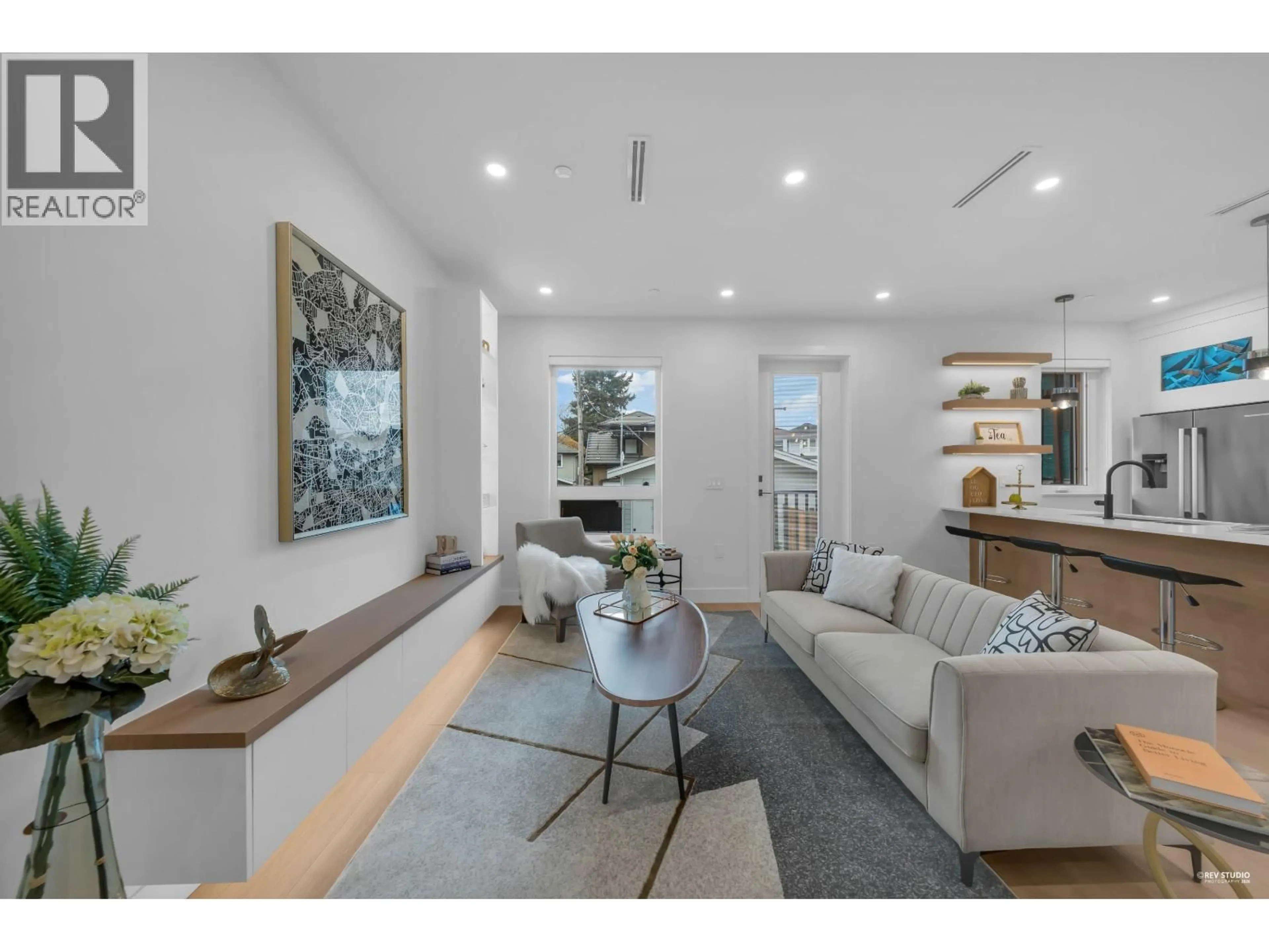 Living room with furniture, unknown for 2713 CHEYENNE AVENUE, Vancouver British Columbia V5R4R5