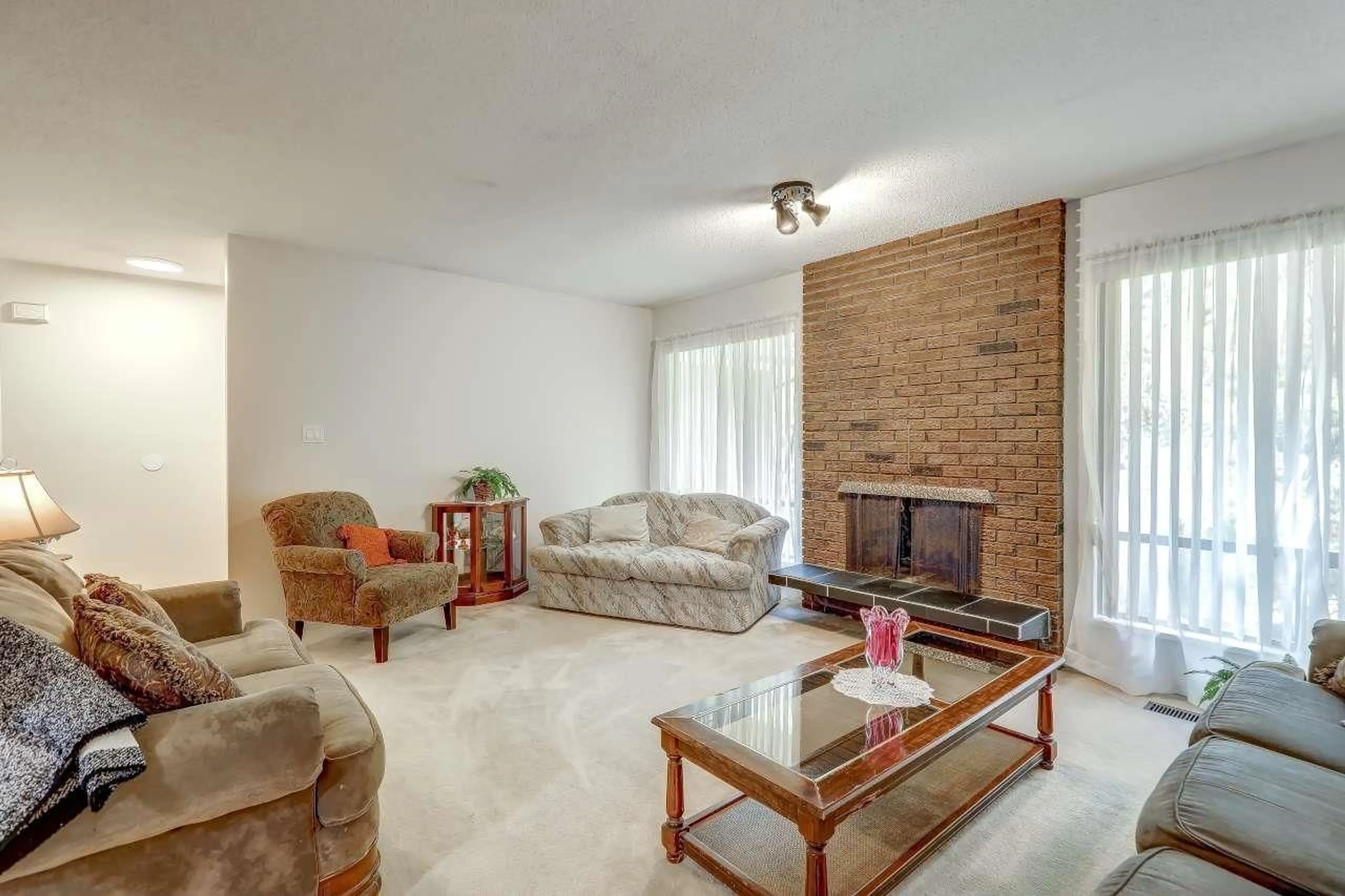 Living room with furniture, unknown for 15584 98 AVENUE, Surrey British Columbia V3R7G5