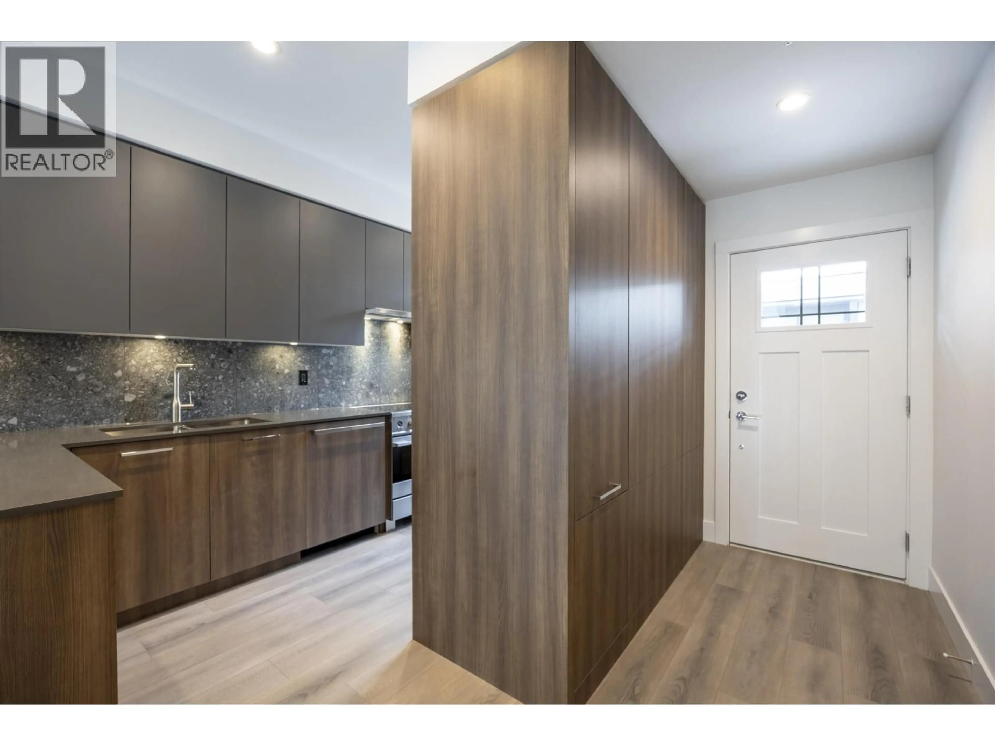 Unknown for 102 - 2322 EMERY COURT, Vancouver British Columbia V7J0G3