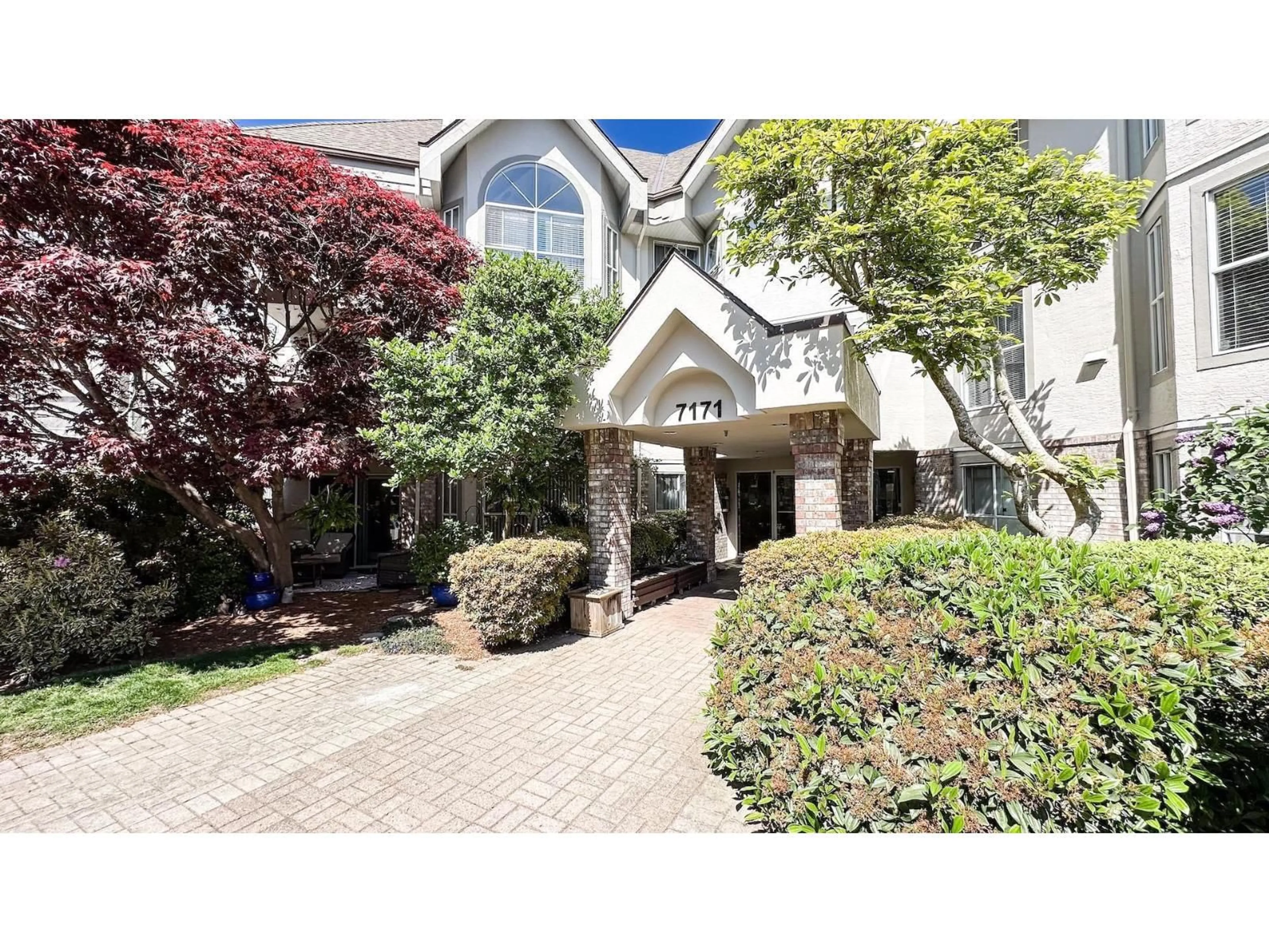 Indoor foyer for 110 - 7171 121 STREET, Surrey British Columbia V3W1G9