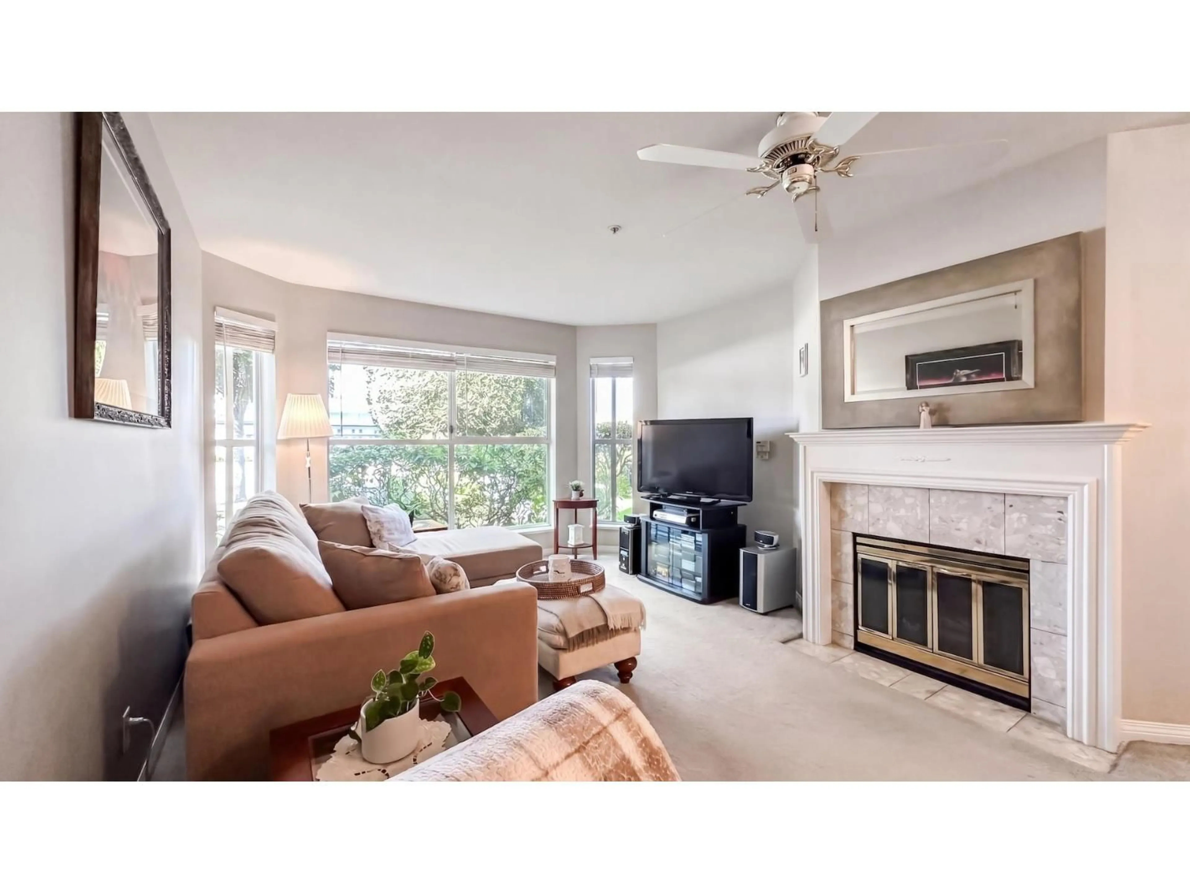 Living room with furniture, unknown for 110 - 7171 121 STREET, Surrey British Columbia V3W1G9