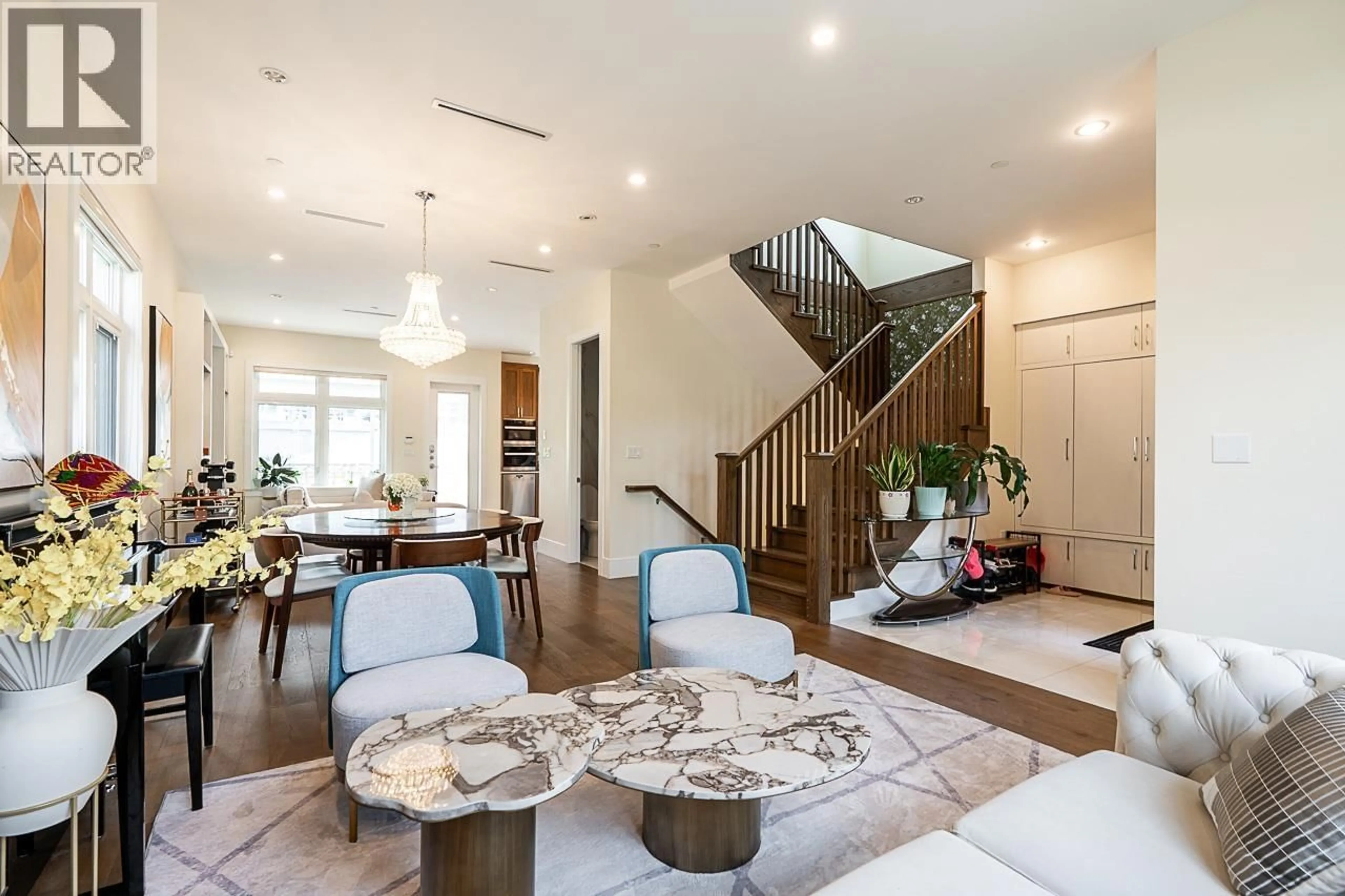 Living room with furniture, unknown for 152 48TH AVENUE, Vancouver British Columbia V5Y2Y7