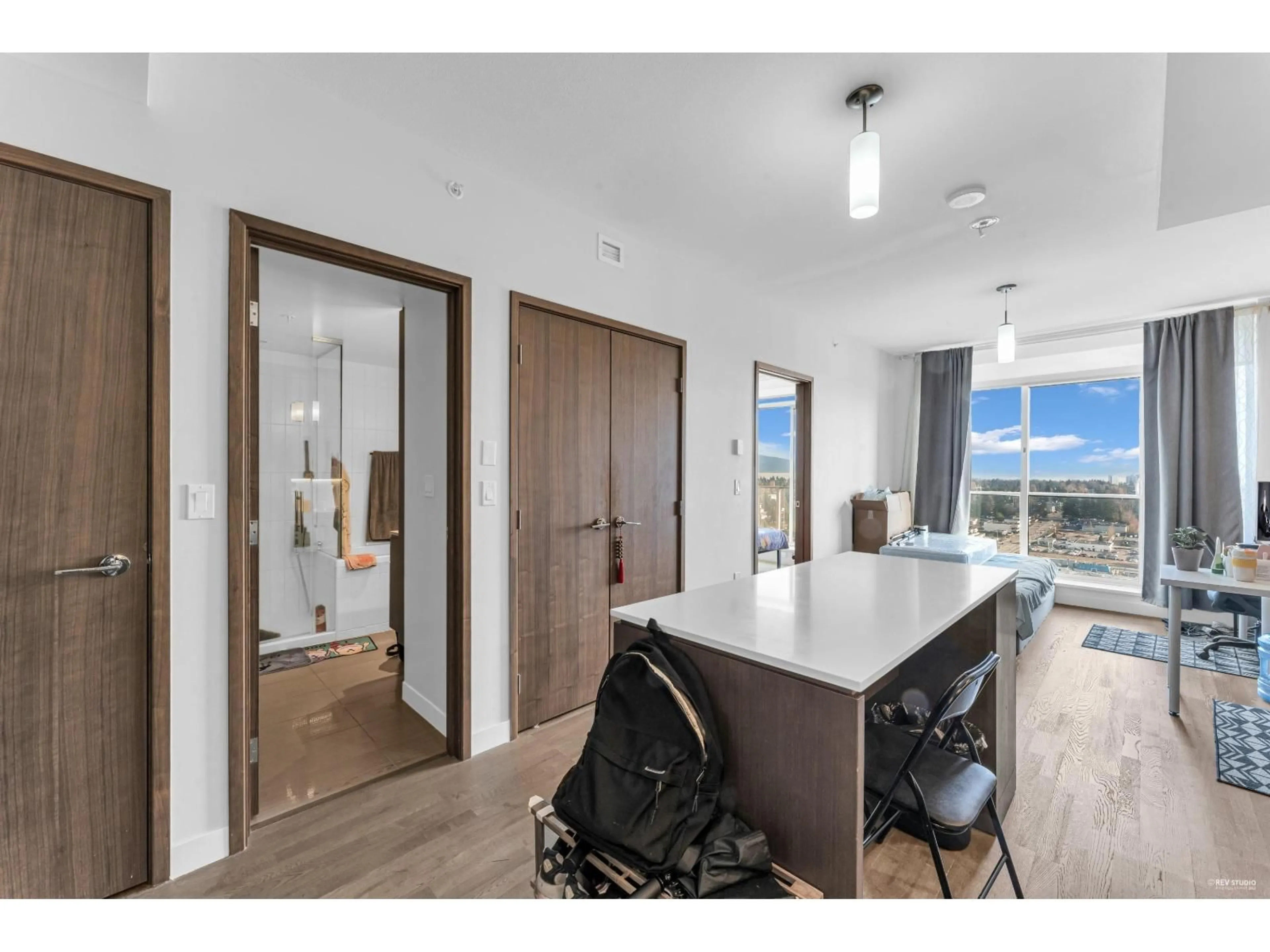 A pic of a room for 2702 - 13495 CENTRAL AVENUE, Surrey British Columbia V3T0K2