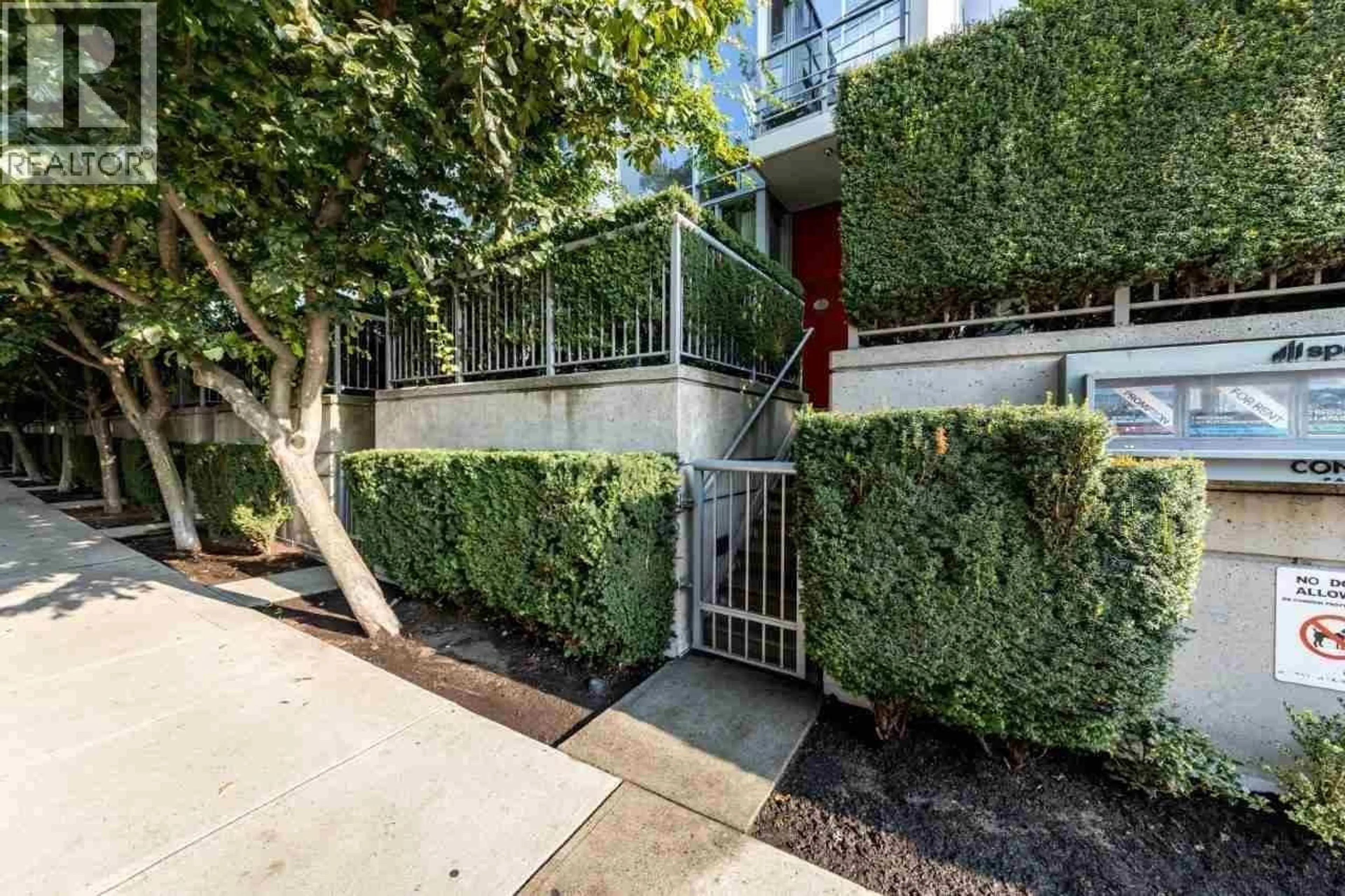 Patio, street for 121 WEST GEORGIA STREET, Vancouver British Columbia V6B1T9
