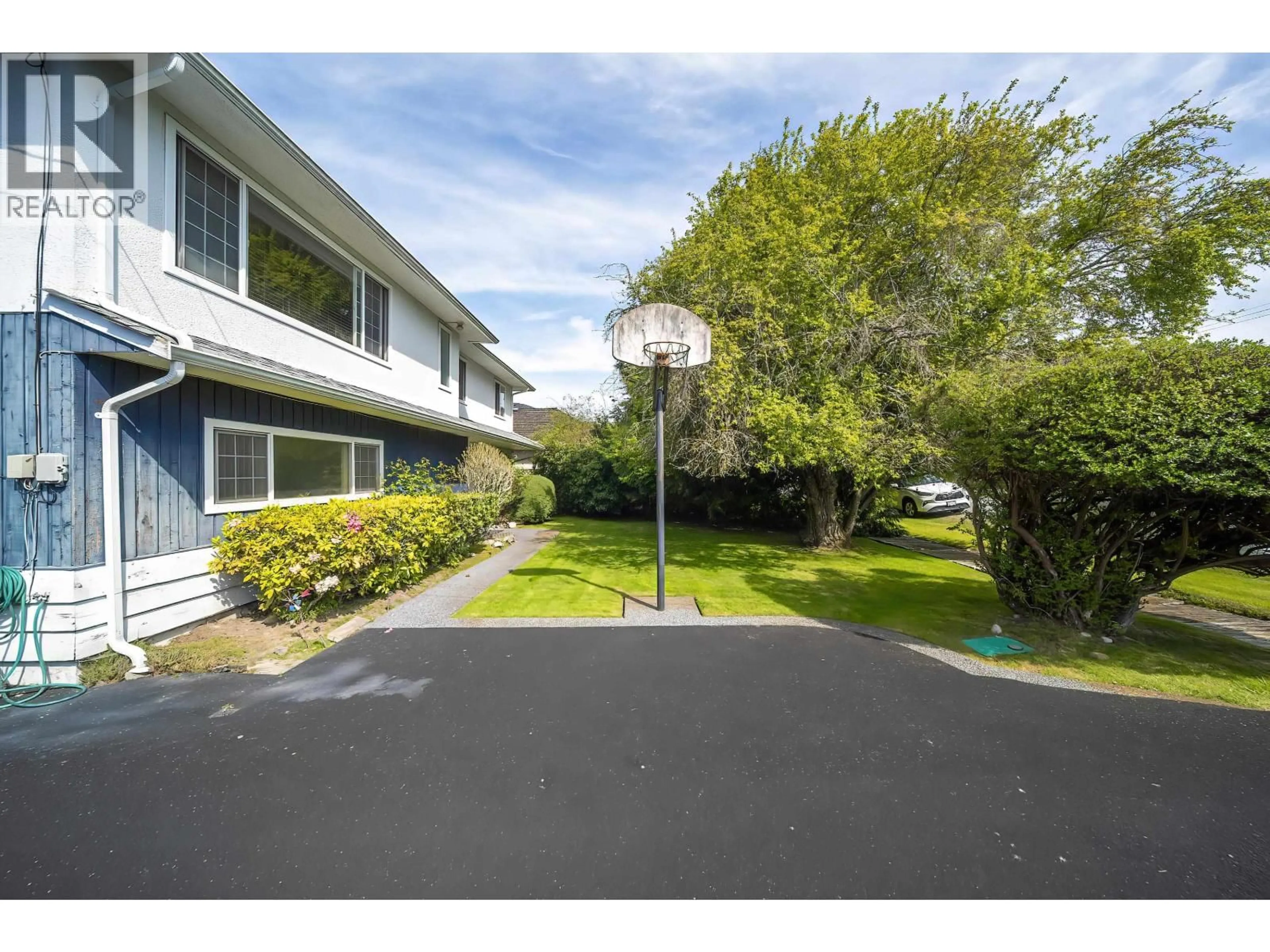 A pic from outside/outdoor area/front of a property/back of a property/a pic from drone, street for 5311 COLBECK ROAD, Richmond British Columbia V7C3E6