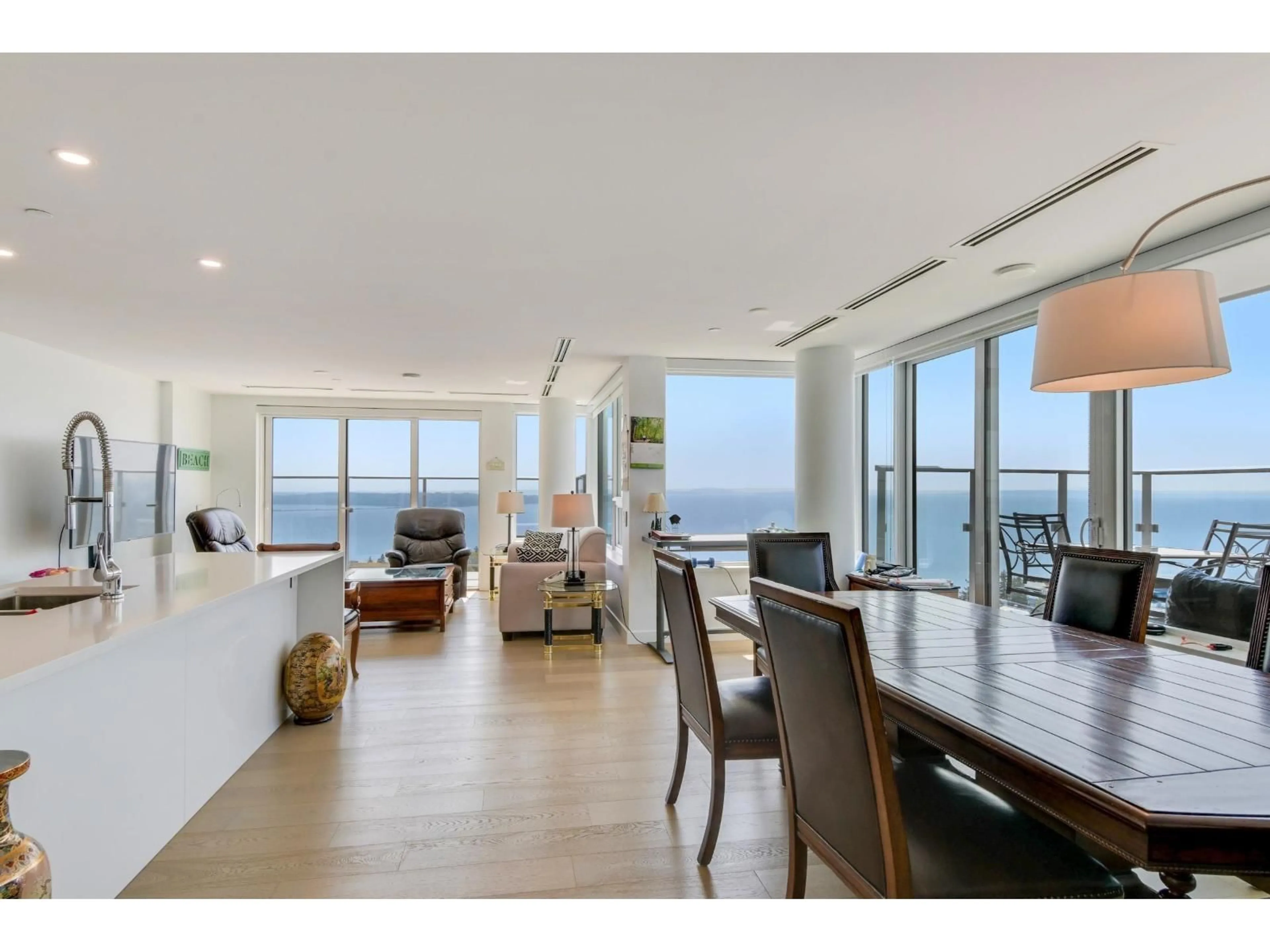 Unknown for 1404 - 1441 JOHNSTON ROAD, White Rock British Columbia V4B3Z4