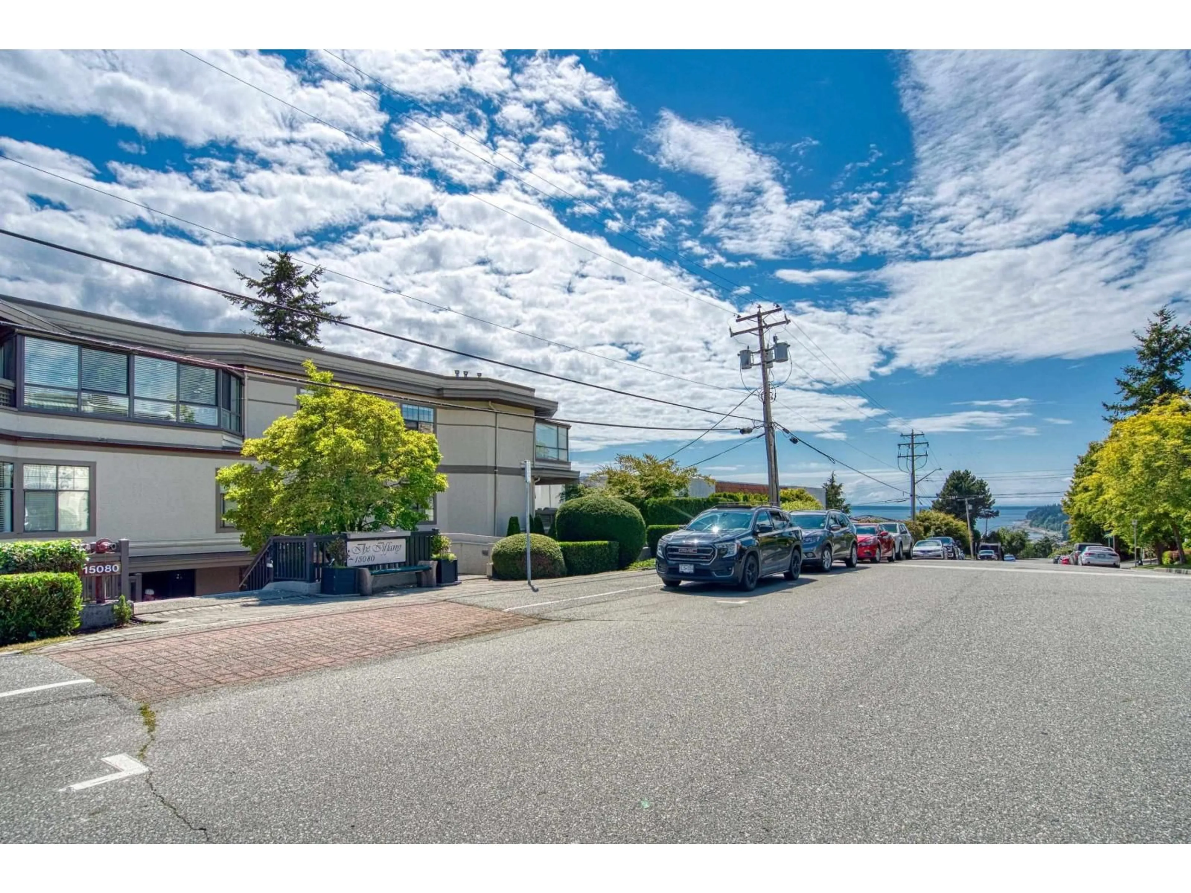 A pic from outside/outdoor area/front of a property/back of a property/a pic from drone, unknown for 206 - 15080 PROSPECT AVENUE, White Rock British Columbia V4B2B7