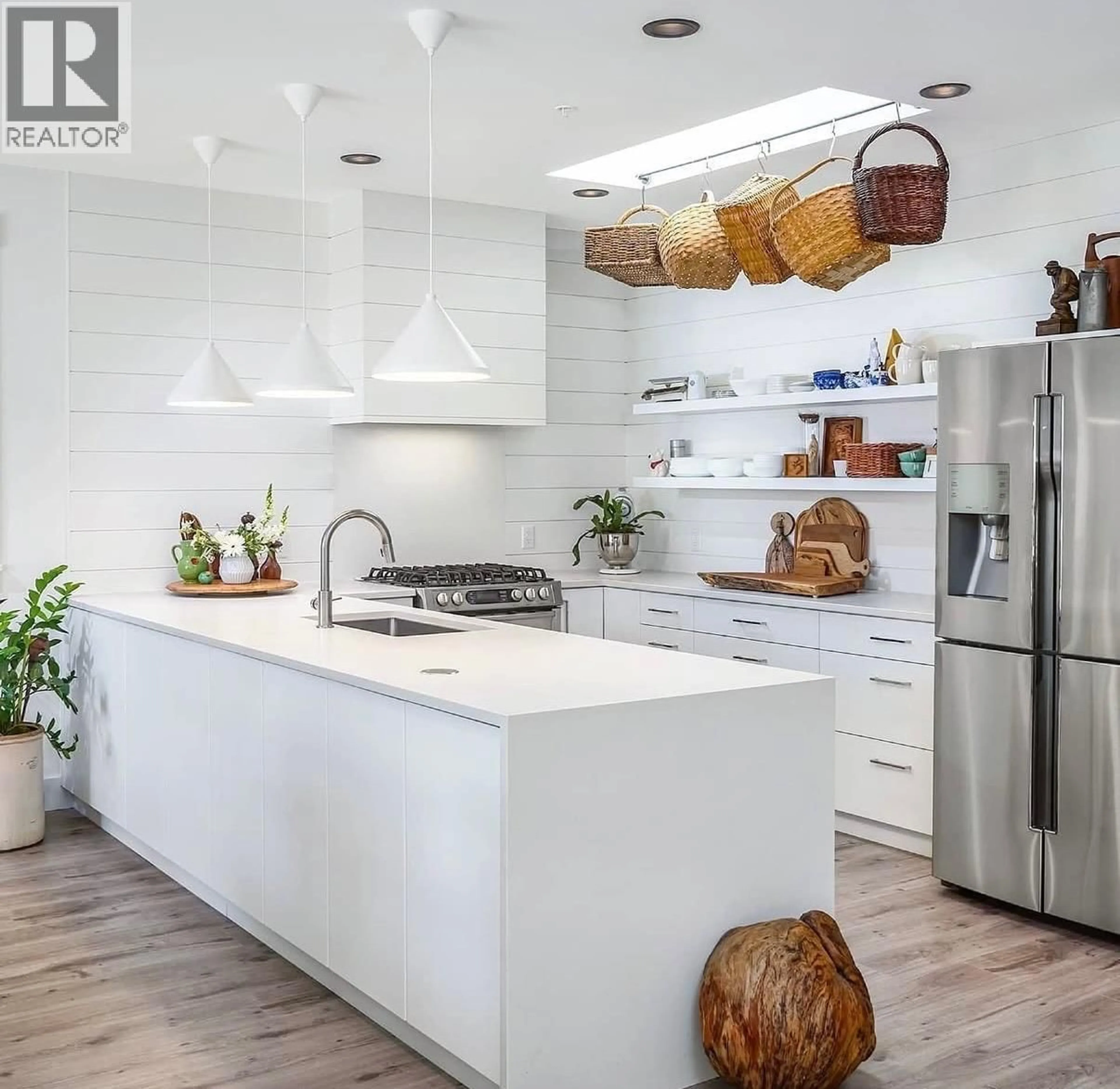 Open concept kitchen, unknown for 2985 STRANGWAY PLACE, Squamish British Columbia V8B0P8