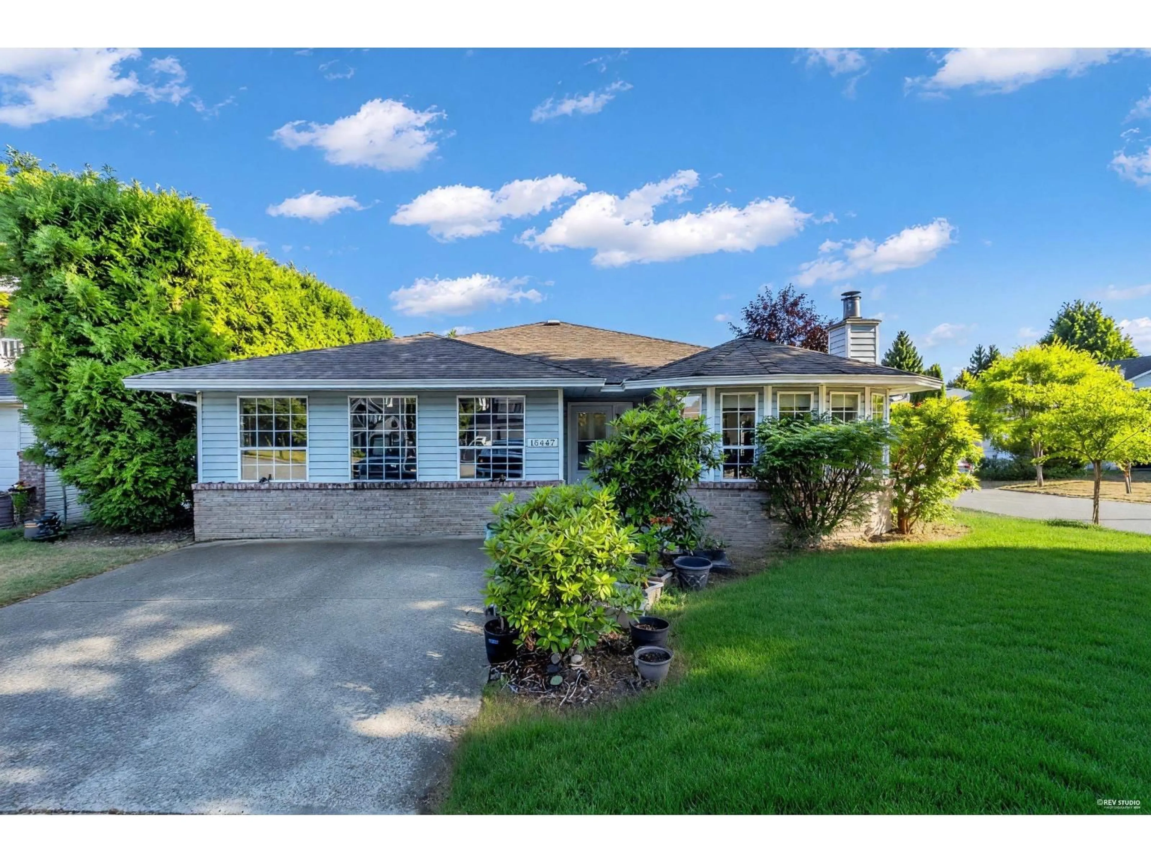 A pic from outside/outdoor area/front of a property/back of a property/a pic from drone, street for 15447 92A AVENUE, Surrey British Columbia V3R9B2