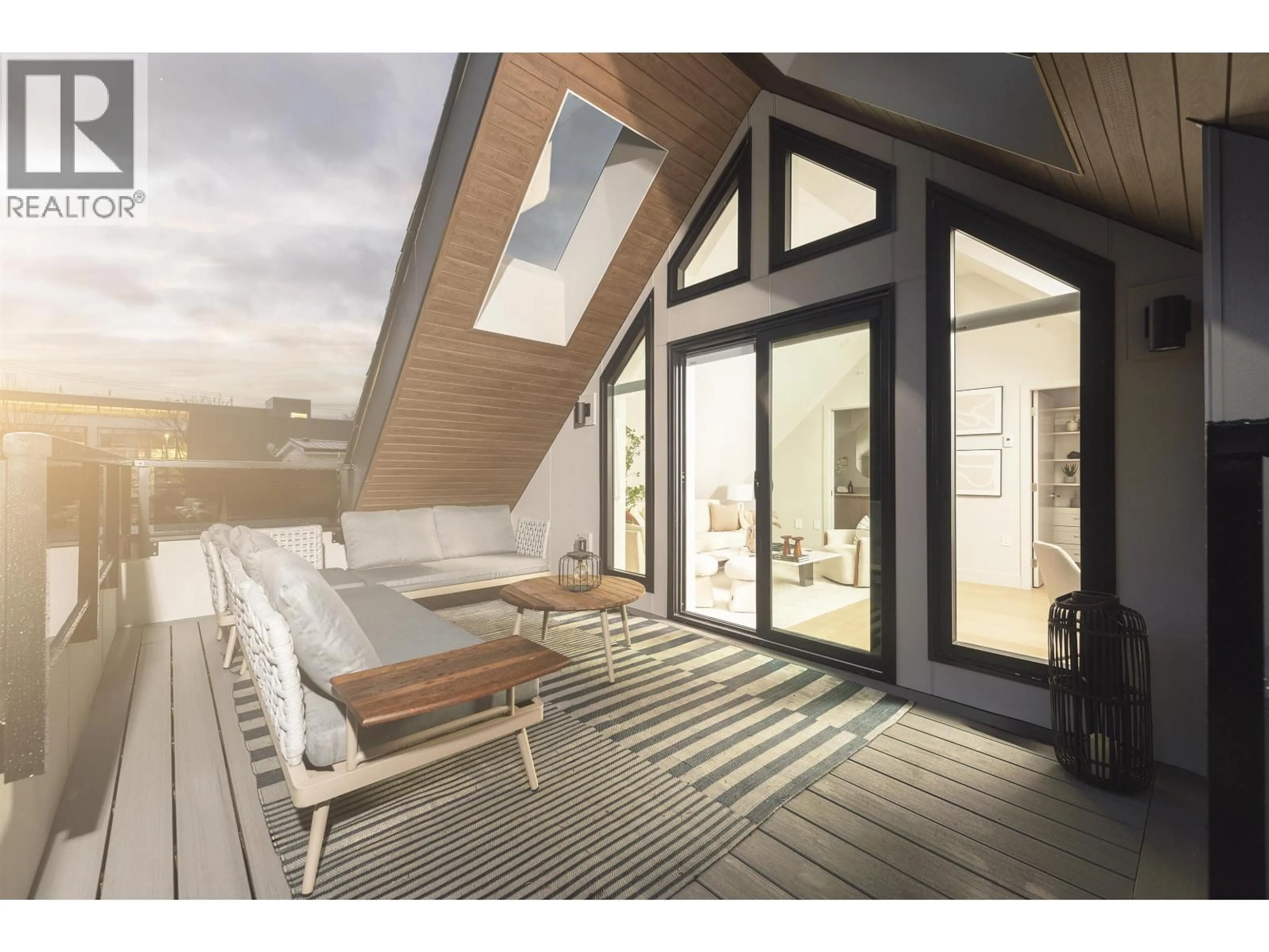Unknown for 2 - 2637 12TH AVENUE, Vancouver British Columbia V6K2P4