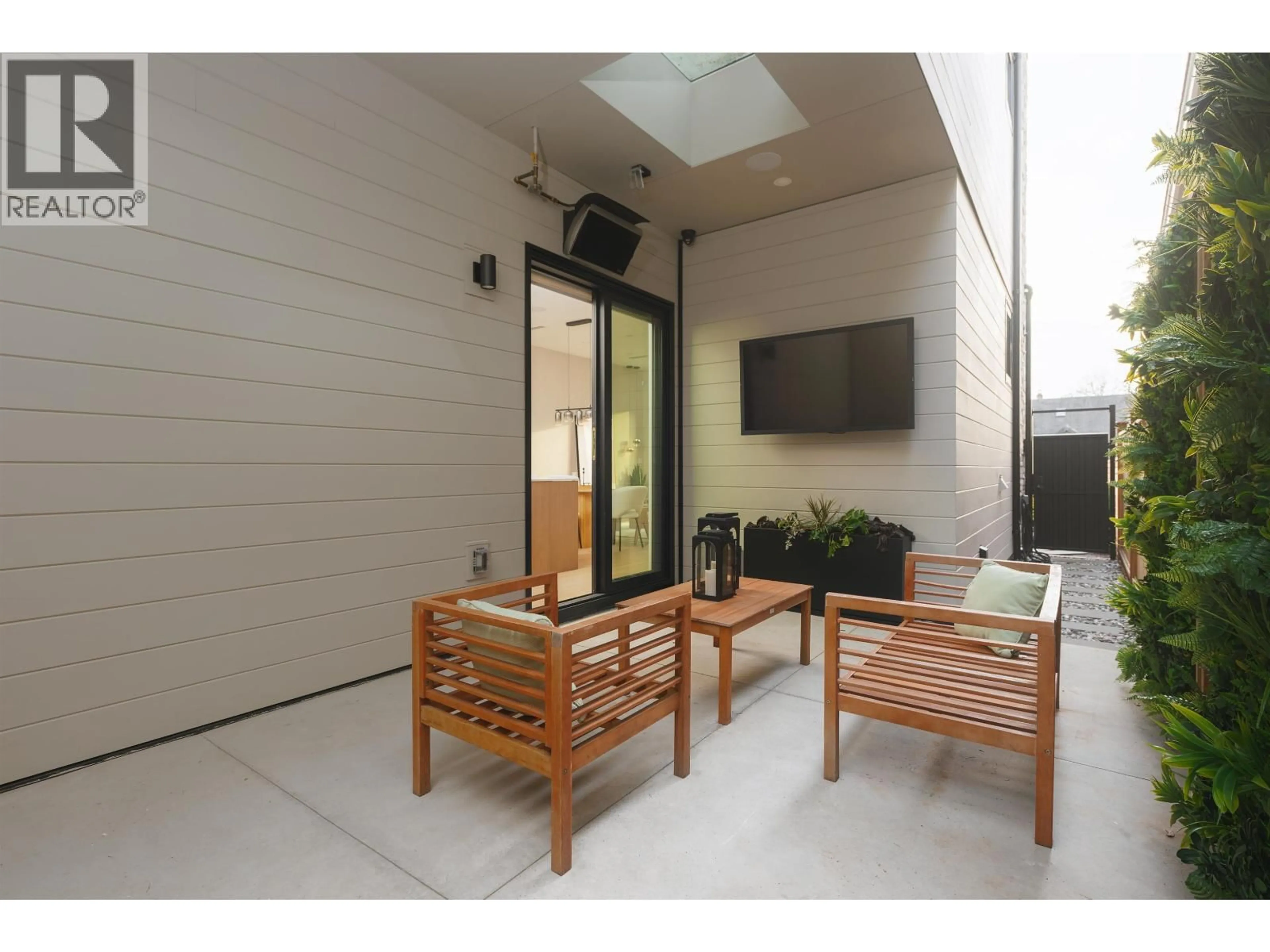 Patio, street for 1 - 2637 12TH AVENUE, Vancouver British Columbia V6K2P5