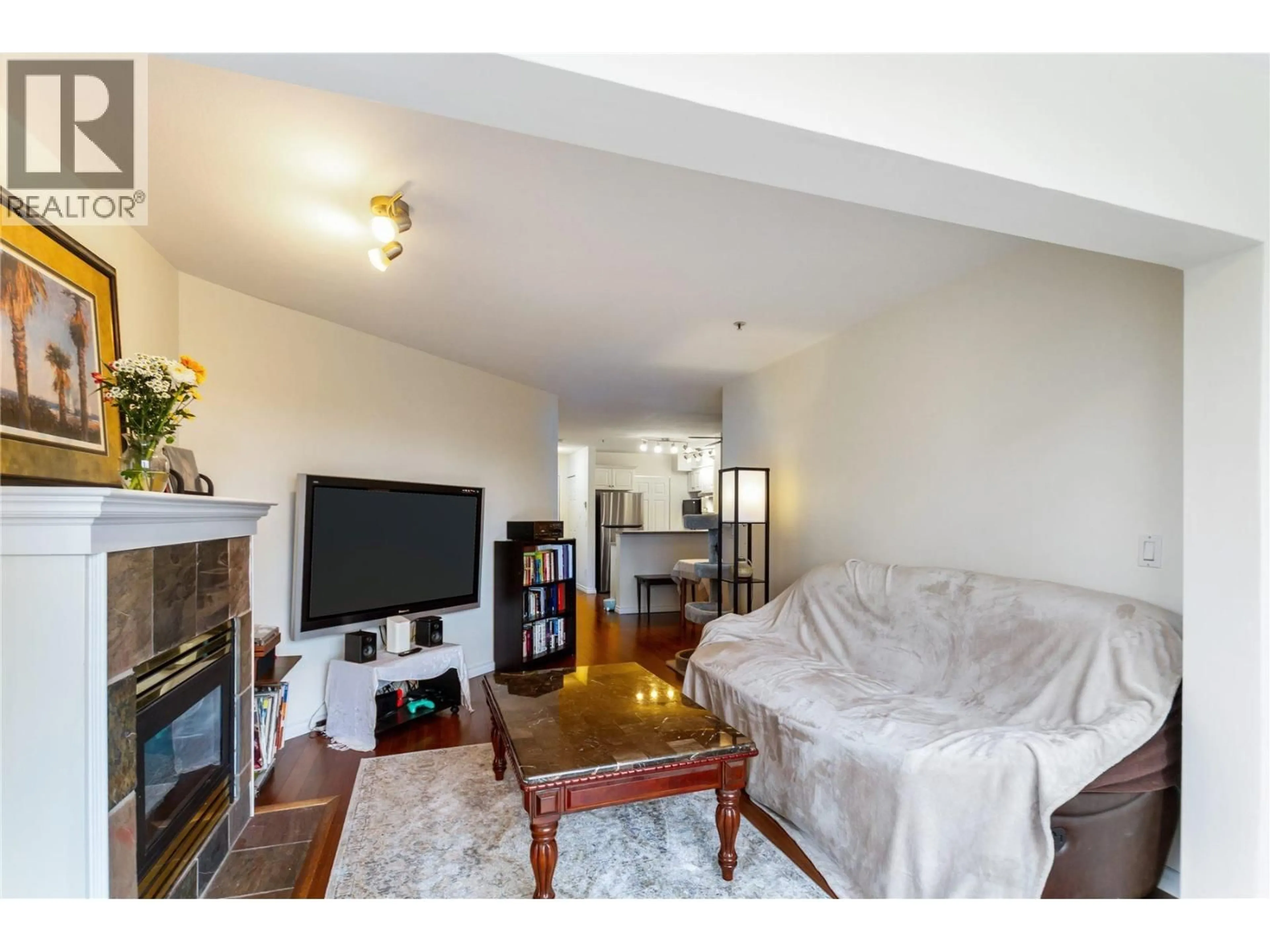 Living room with furniture, unknown for 204 - 155 3RD STREET, North Vancouver British Columbia V7L1E5