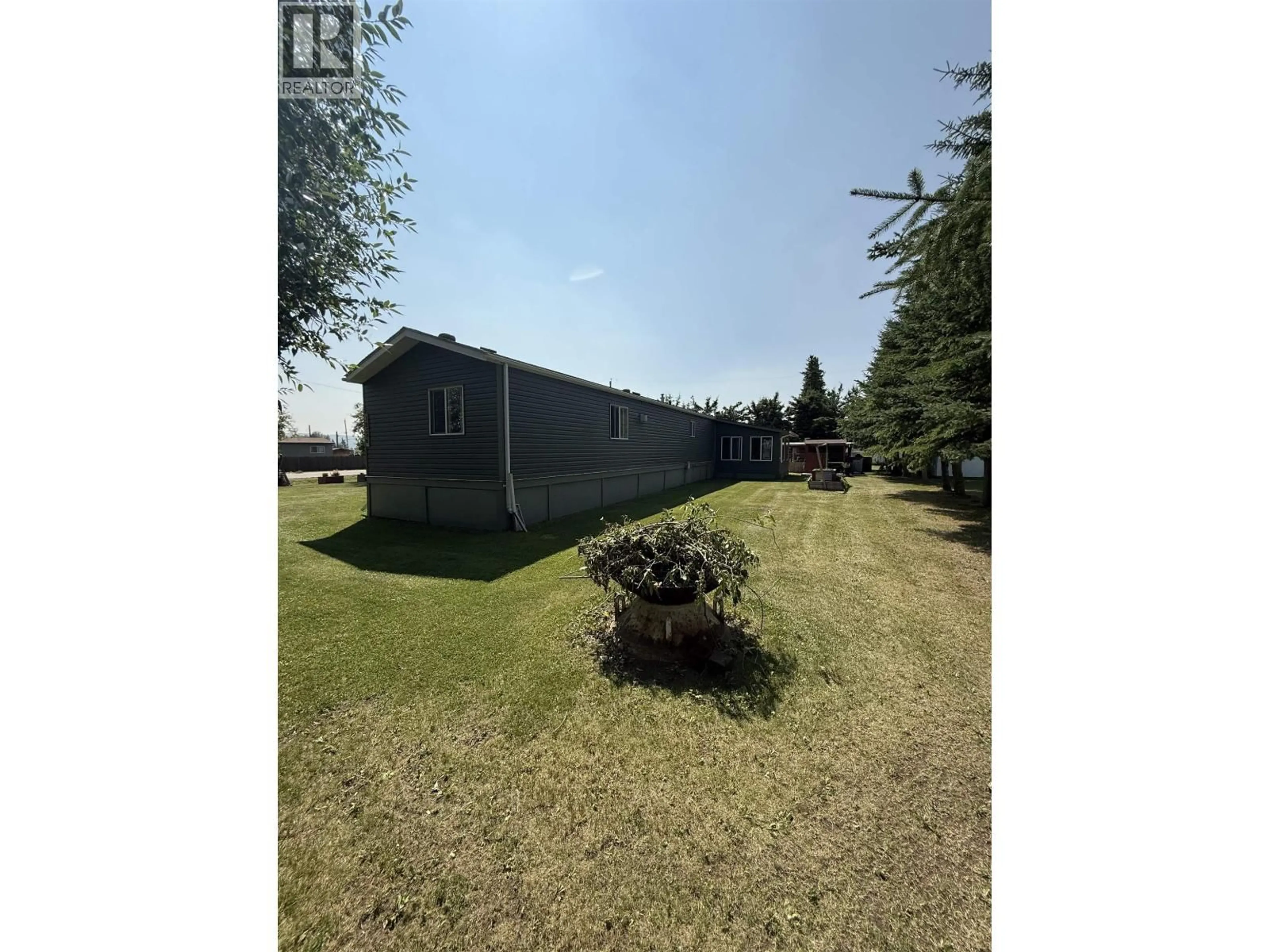 A pic from outside/outdoor area/front of a property/back of a property/a pic from drone, unknown for 10296 101 STREET, Taylor British Columbia V0C2K0