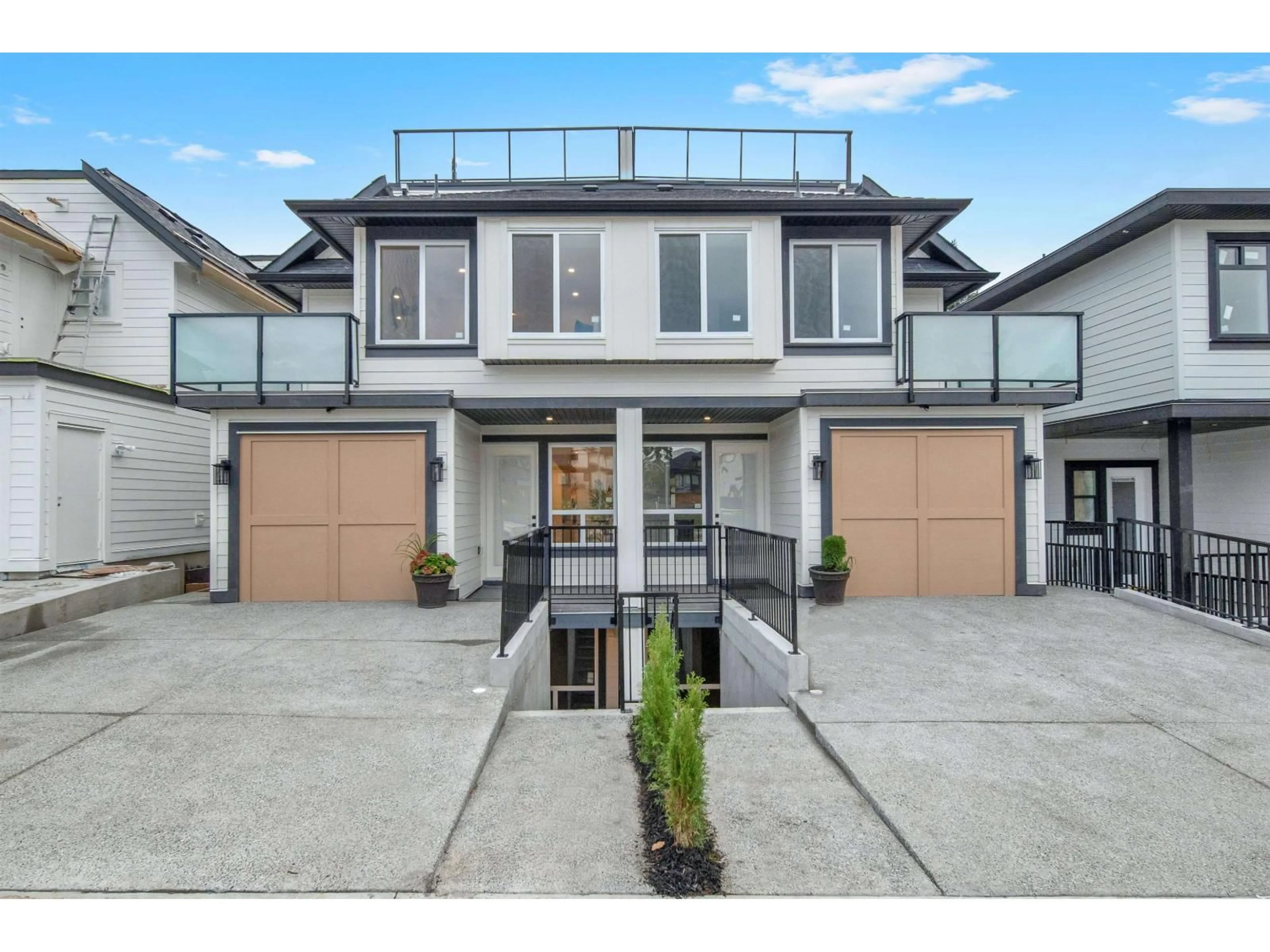 Unknown for 16477 20 AVENUE, Surrey British Columbia V3Z9M9